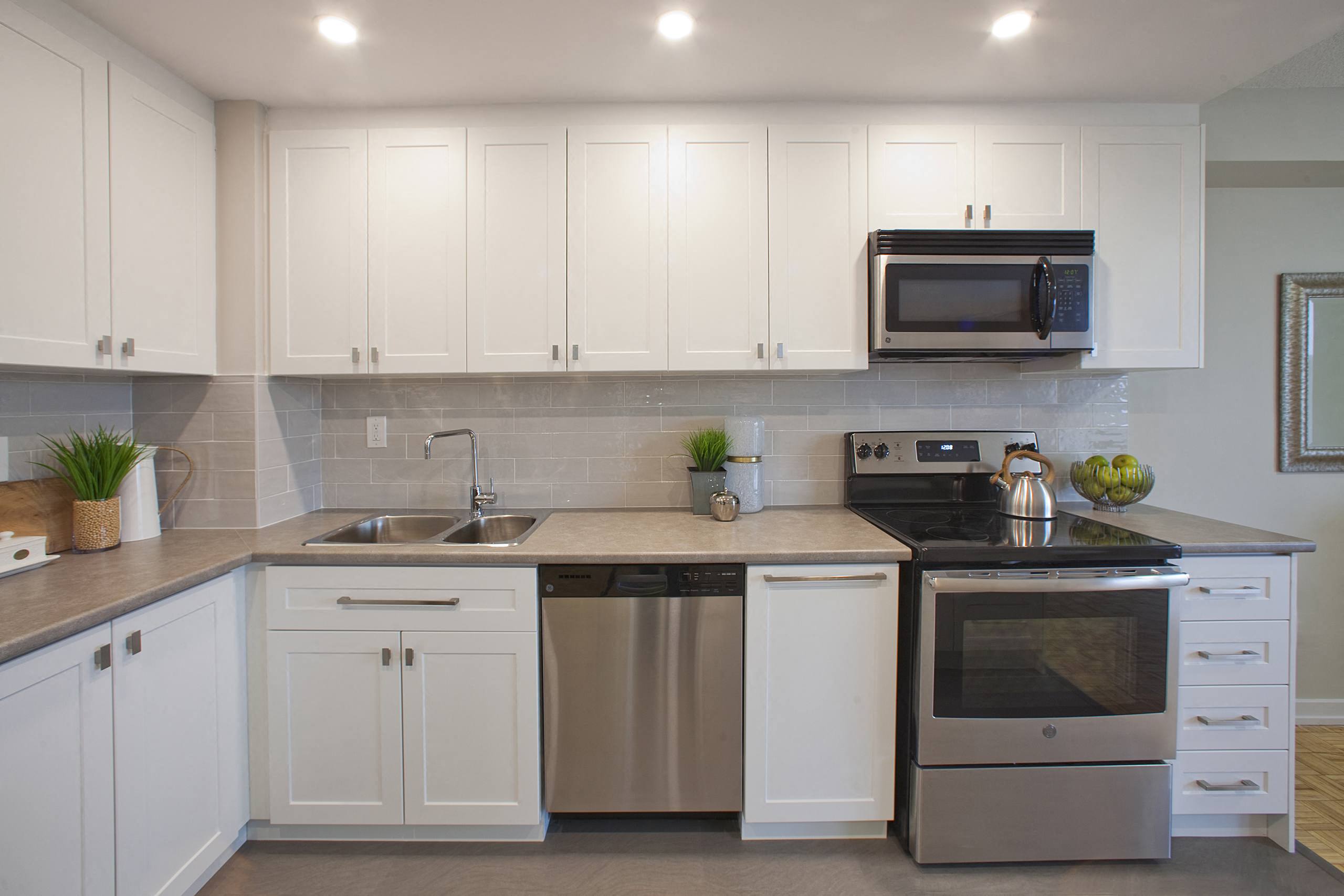 Silvercreek Towers - 2 Bed 1 Bath A 3