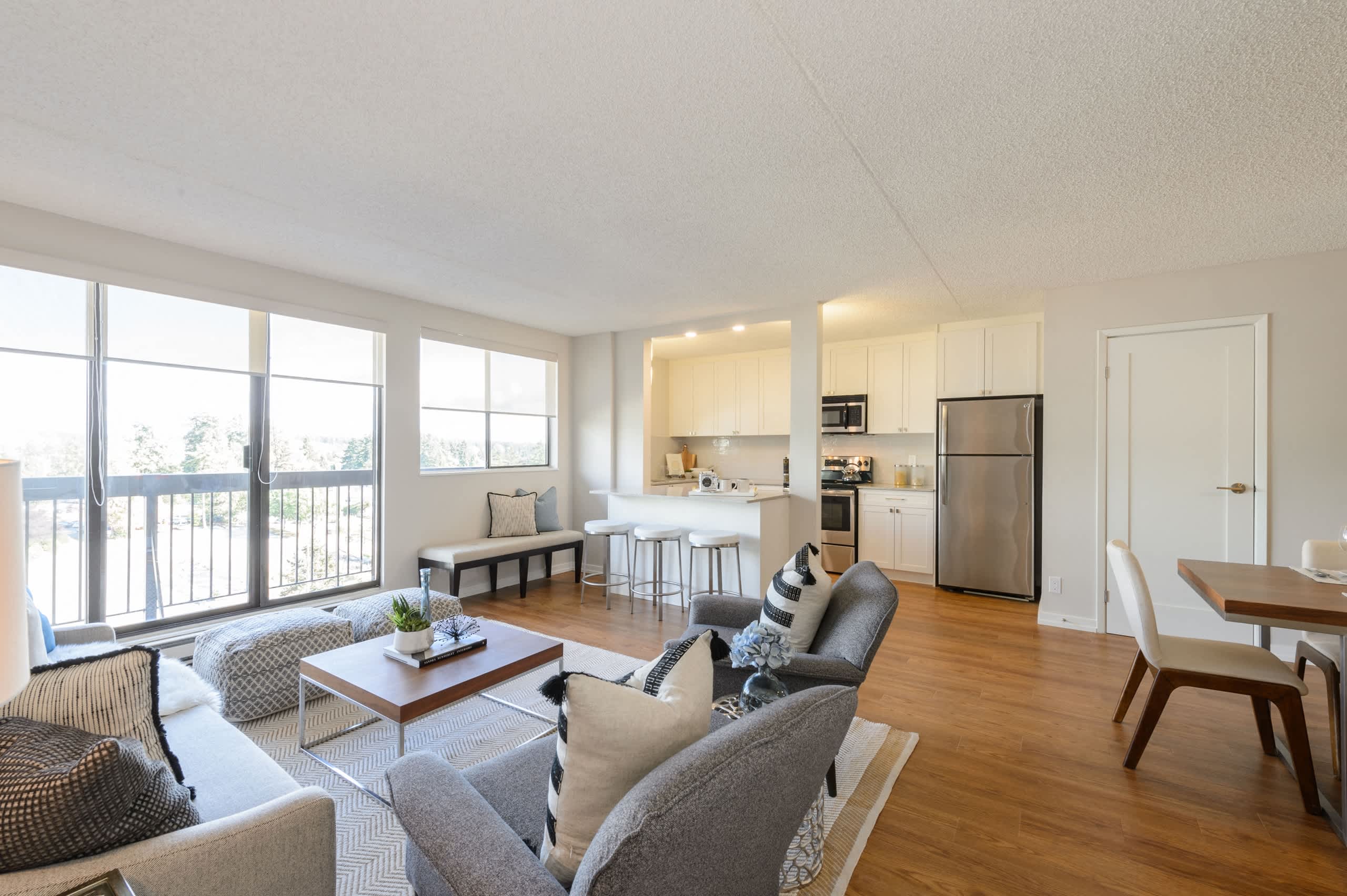 Surrey Village - 1 Bed 1 Bath A 4