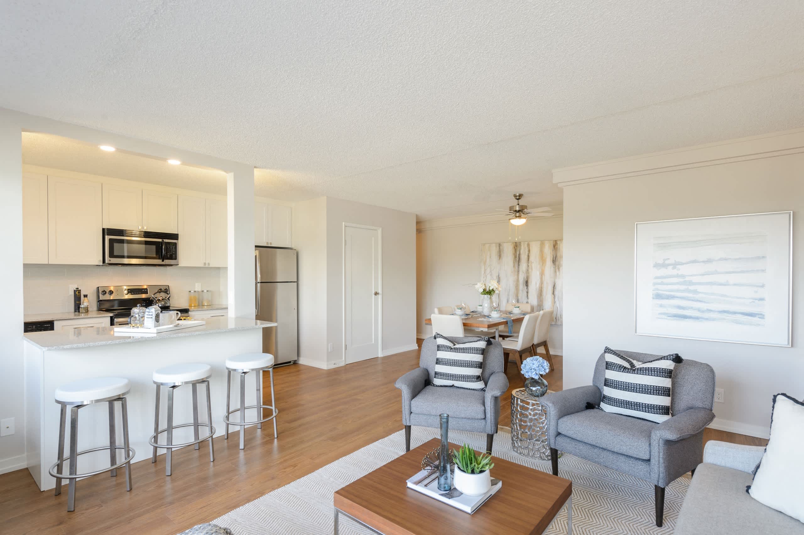Surrey Village - 1 Bed 1 Bath A 5