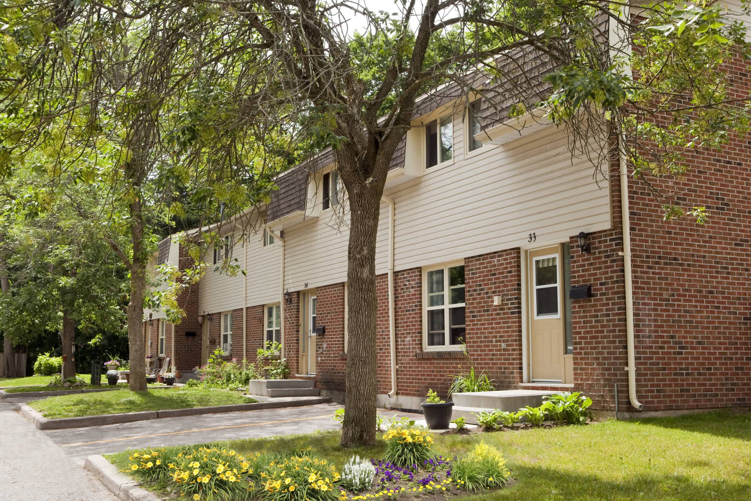 Tamarack Woods Townhouses - 3 Bed 1 Bath D 3
