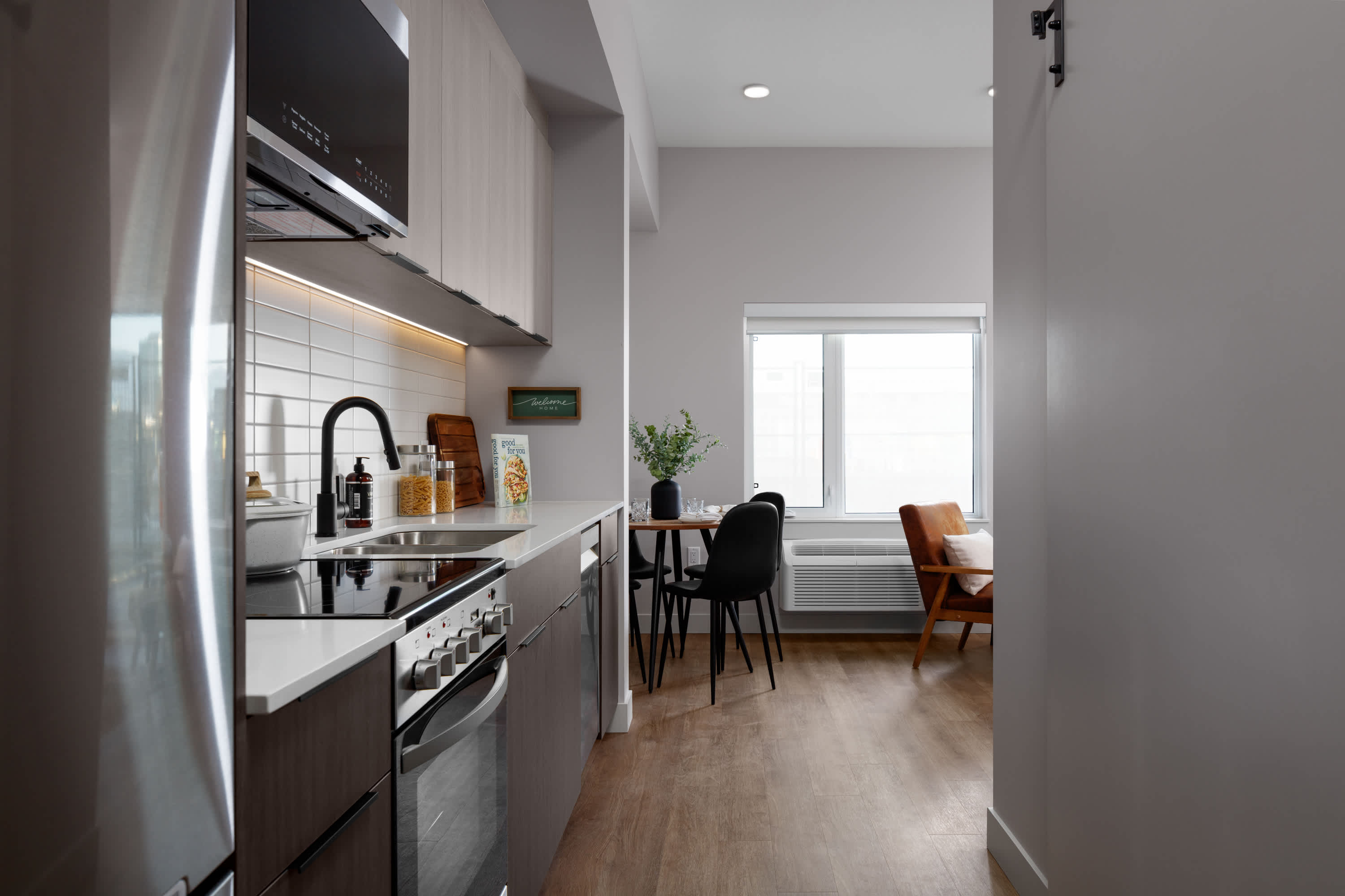 THE AMBROSI - 2 Bed 2 Bath E 5