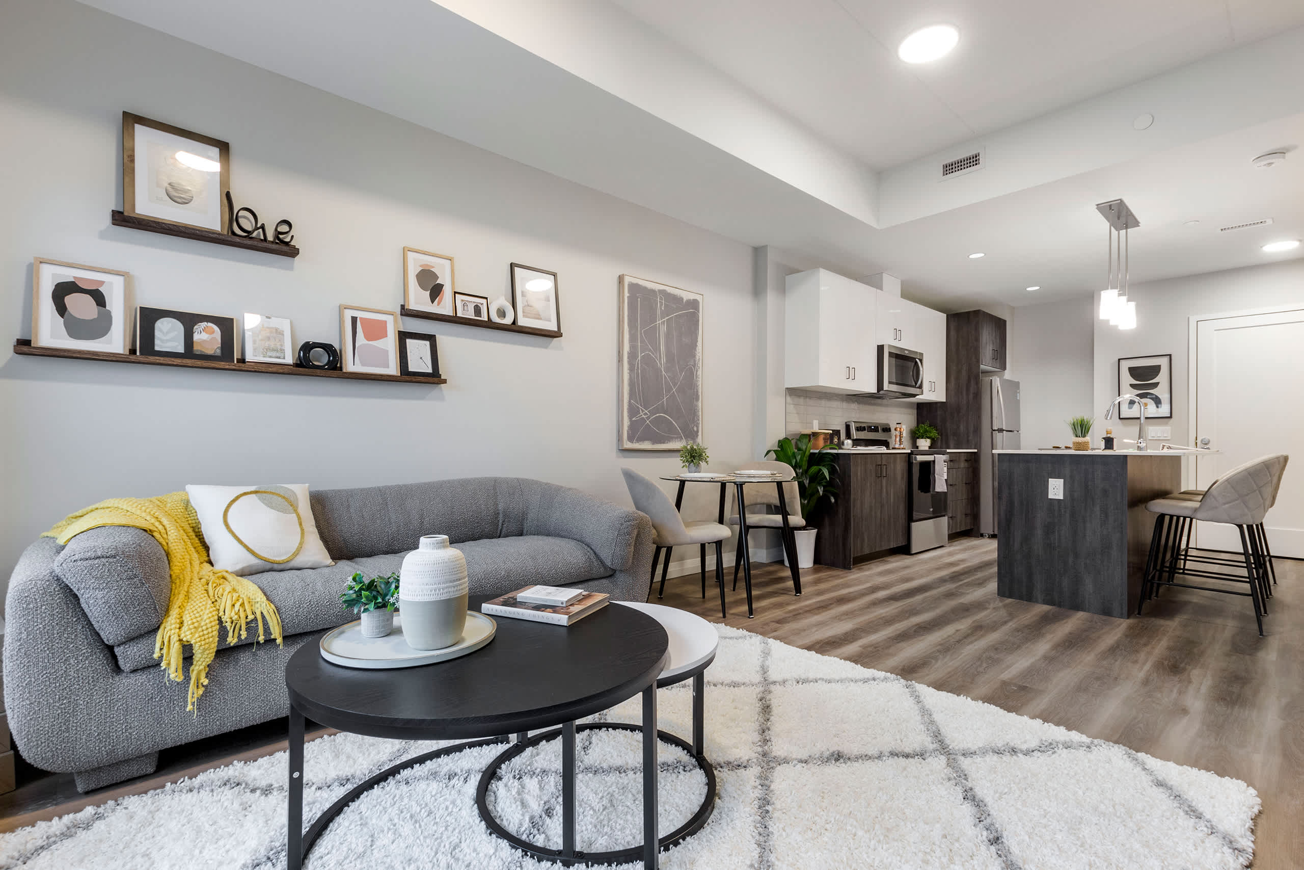 Vale Station Apartments - 2 Bed 2 Bath D 4