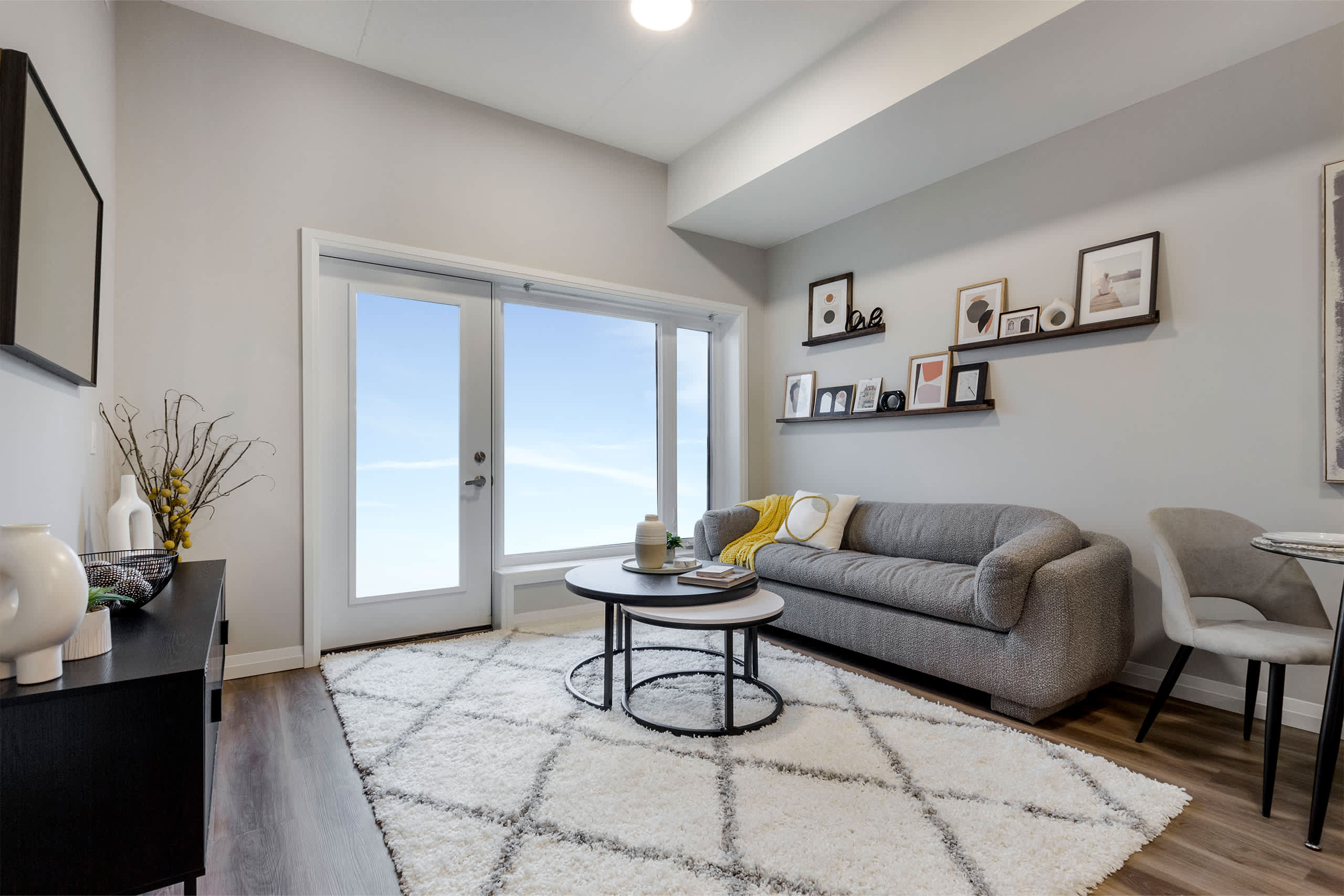 Vale Station Apartments - 2 Bed 2 Bath D 5