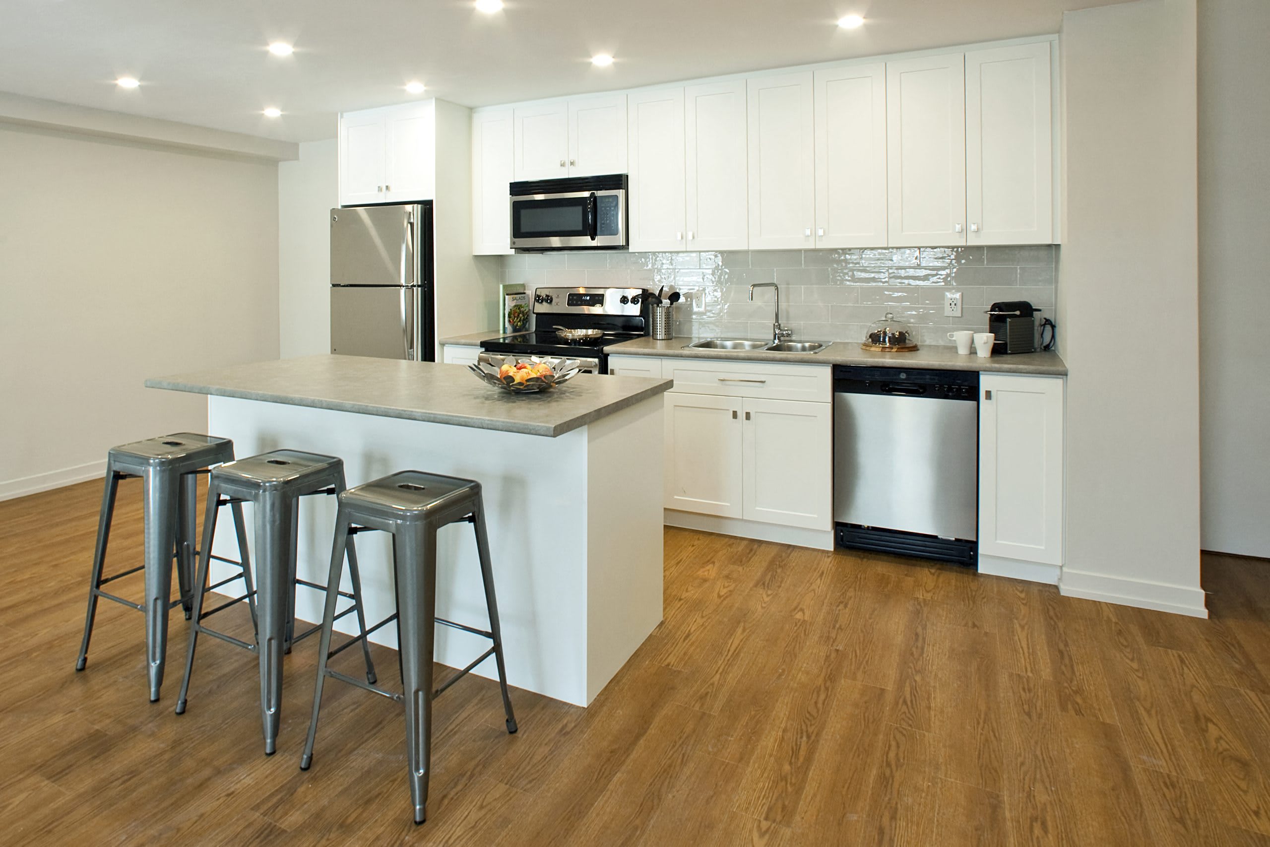 Waverly Place - 2 Bed 1 Bath A 4