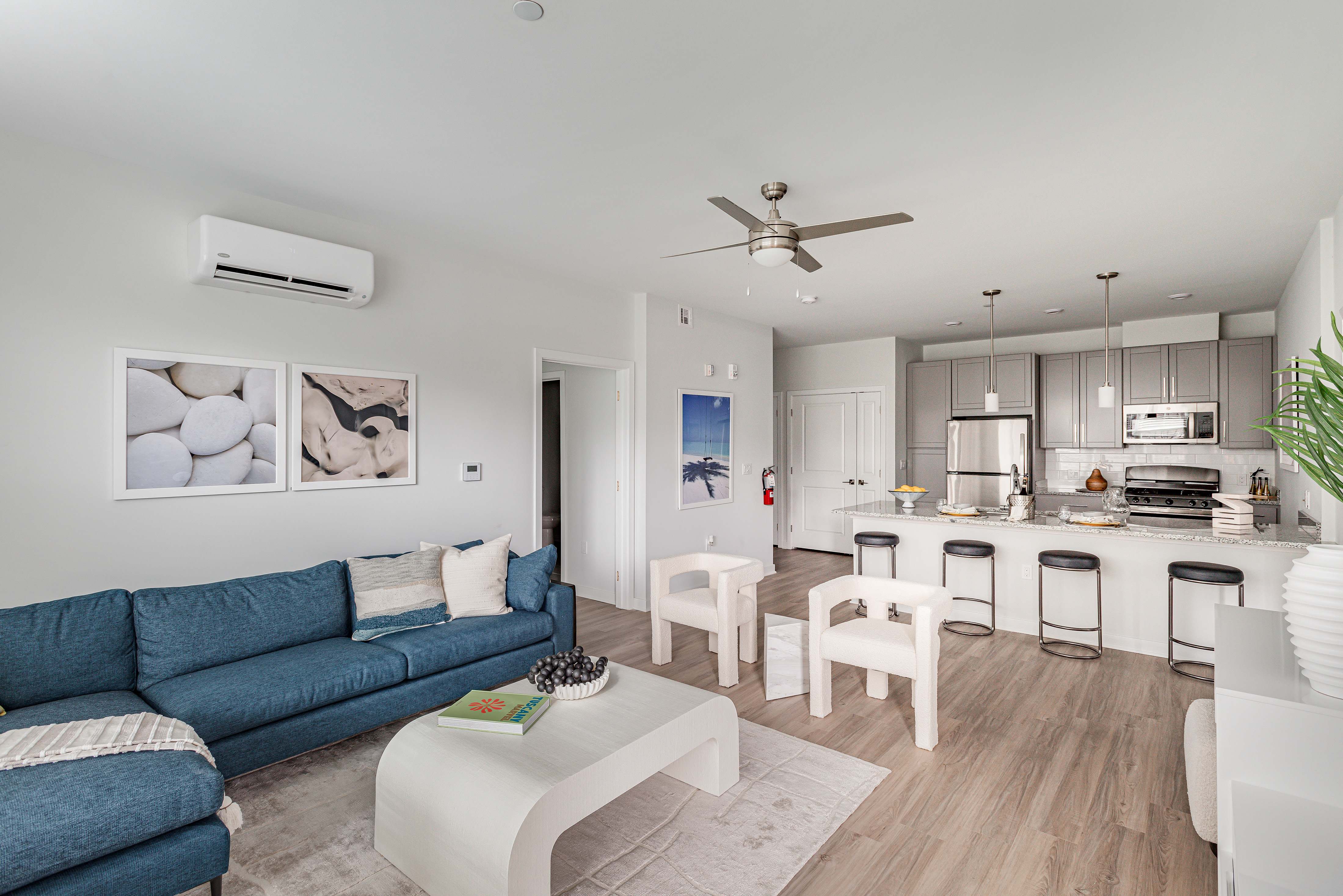 Glen Oaks Apartments 2 of 12