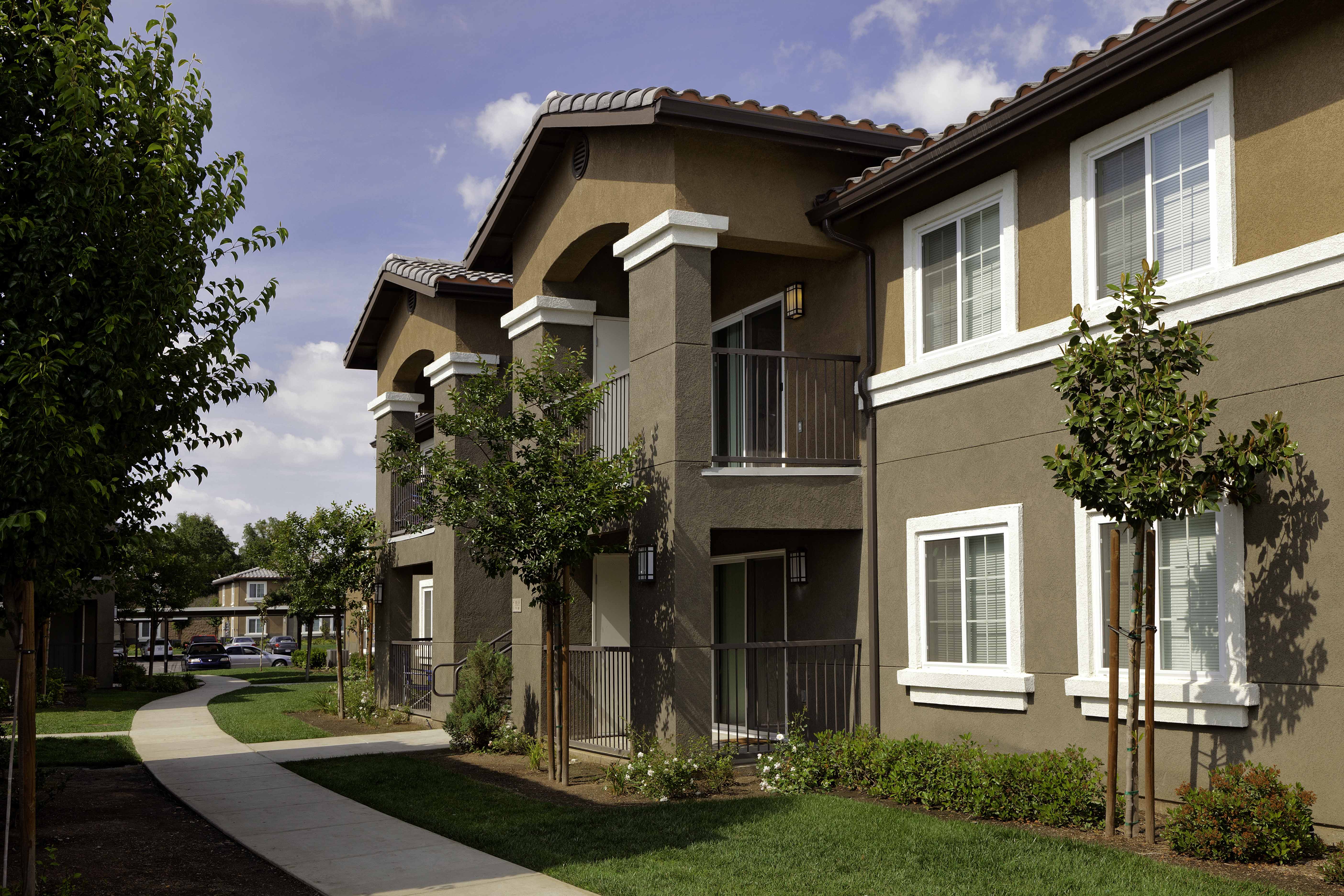 Harvard Court Affordable Apartments in Lindsay CA