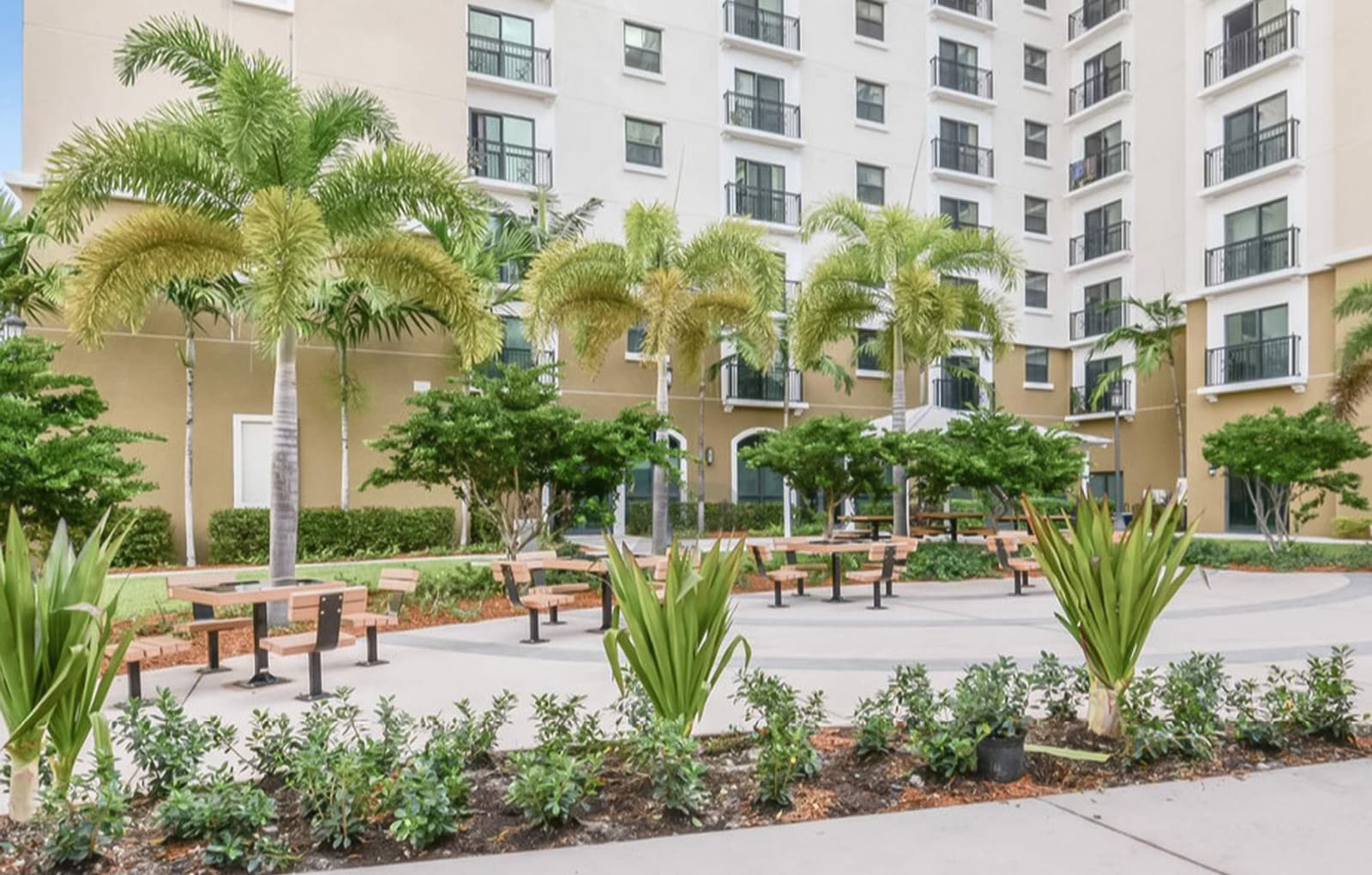 Brownsville Village III \u0026 IV | Miami Apartments, image size:1600x1020