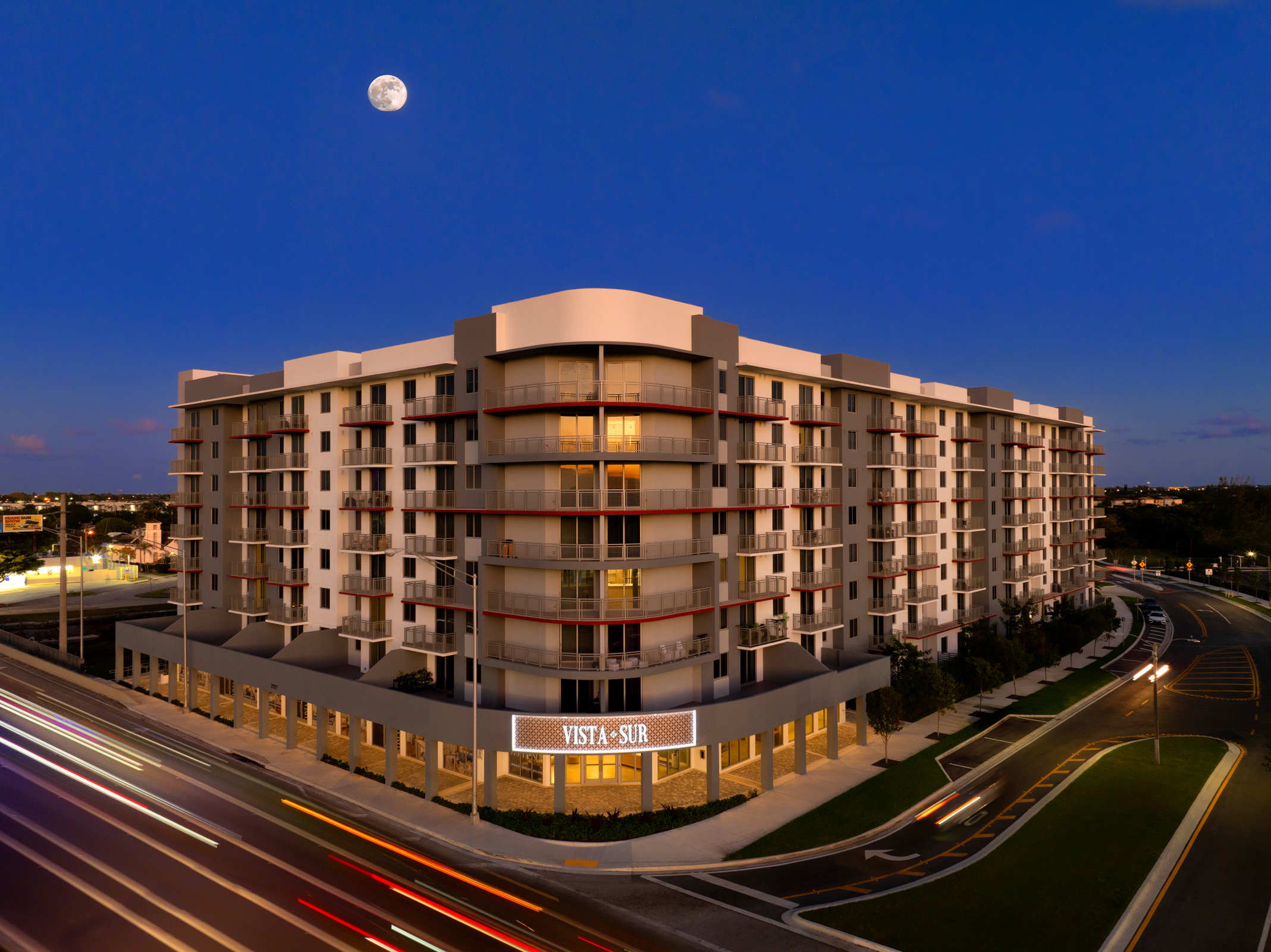 Vista Sur Luxury Apartments 2 of 2