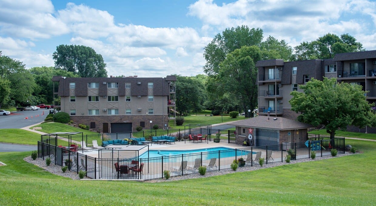 Palisades Apartments building exterior - Roseville, MN