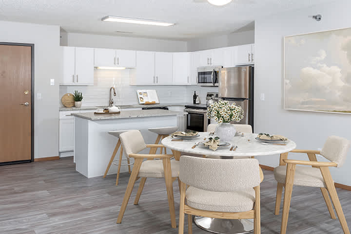 Sunset Trail Apartment Homes hero image - Rochester, MN
