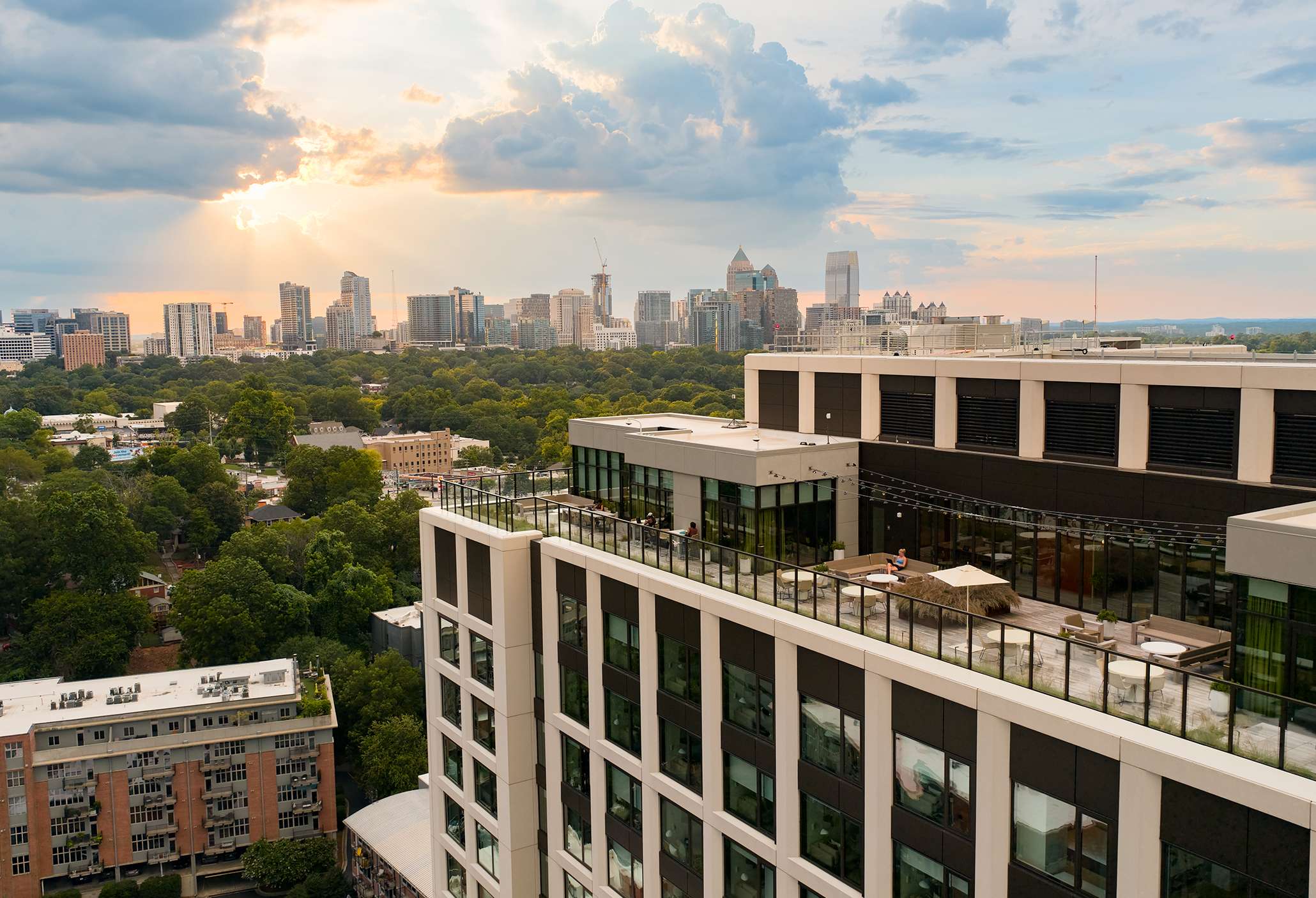 Flexible Apartments \u0026 Hotel at Ponce City Market | Scout Living, image size:2060x1406