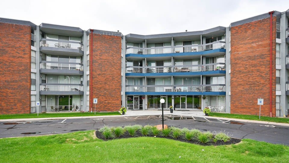 Studio, 1, 2 & 3Bedroom Apartments in St. Charles, IL The Township