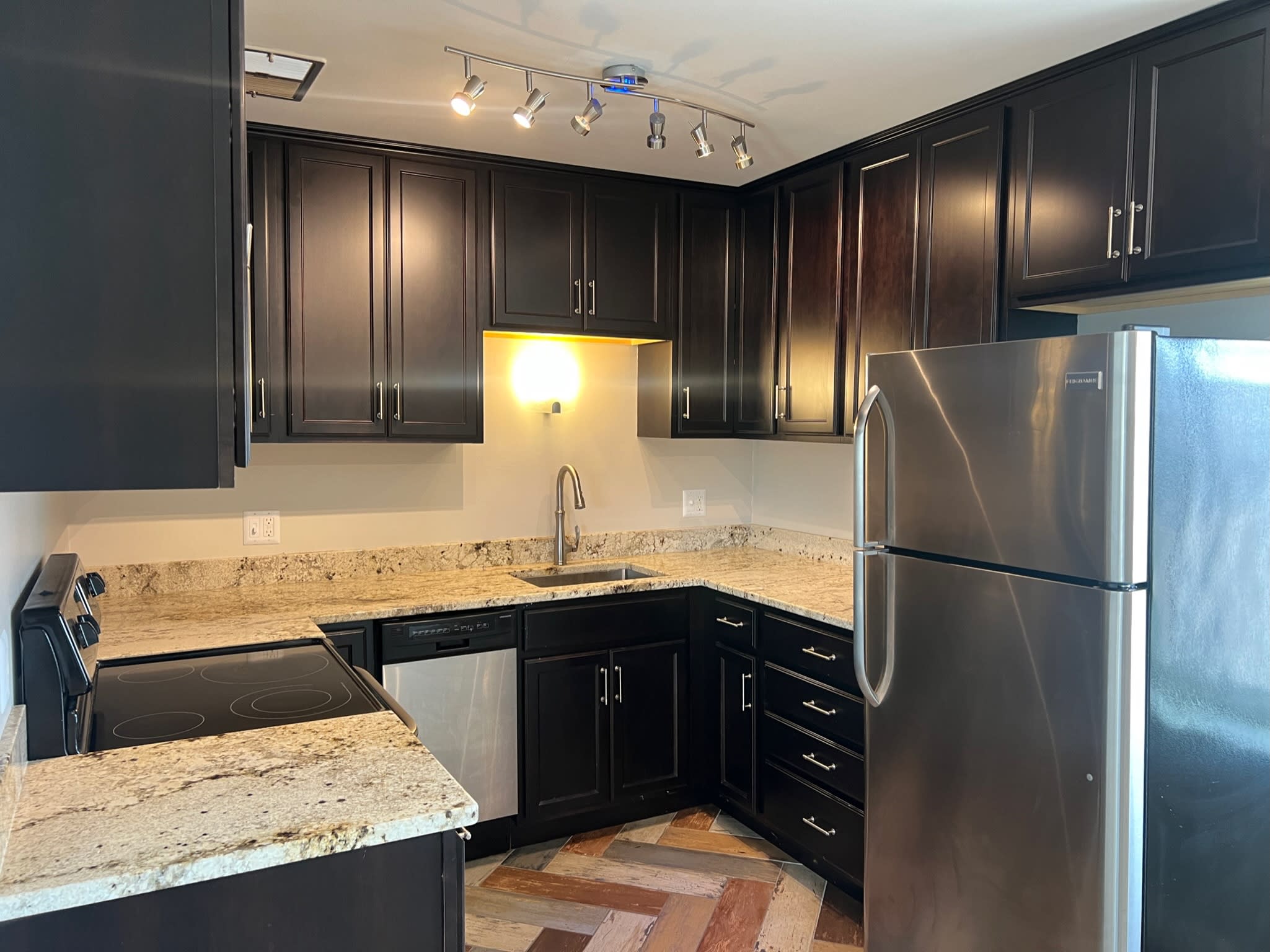 PetFriendly Apartments in Minneapolis Cove at Linden Hills