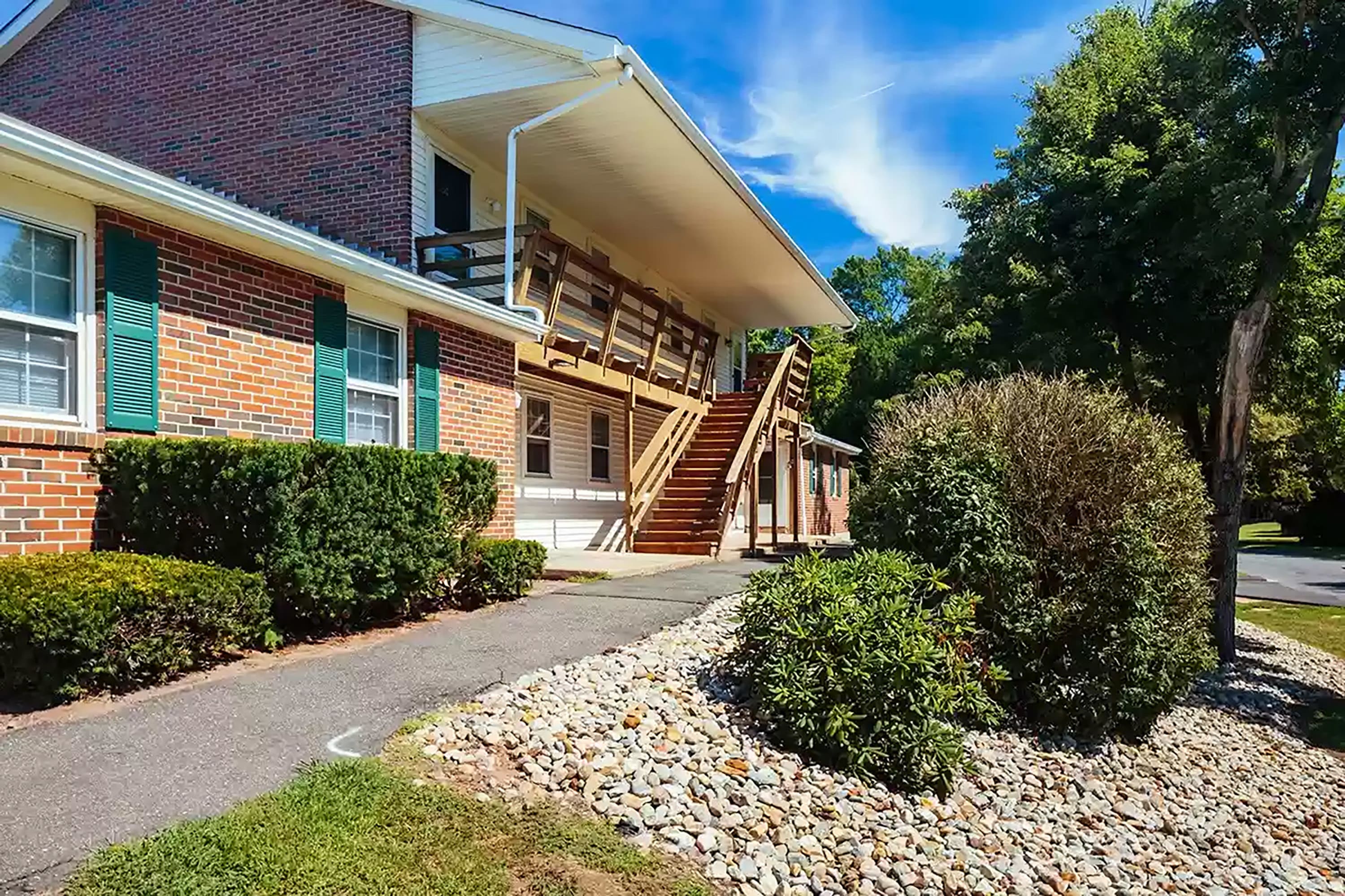 Stonebridge Apartments in Ellington, CT RENTCafe