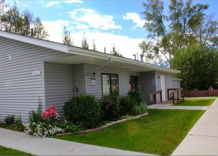 Laurawood Arms Apartments in Soldotna, AK