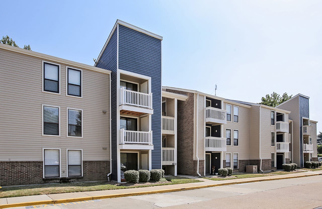 1 & 2Bedroom Apartments in Chesterfield, MO The Avalon