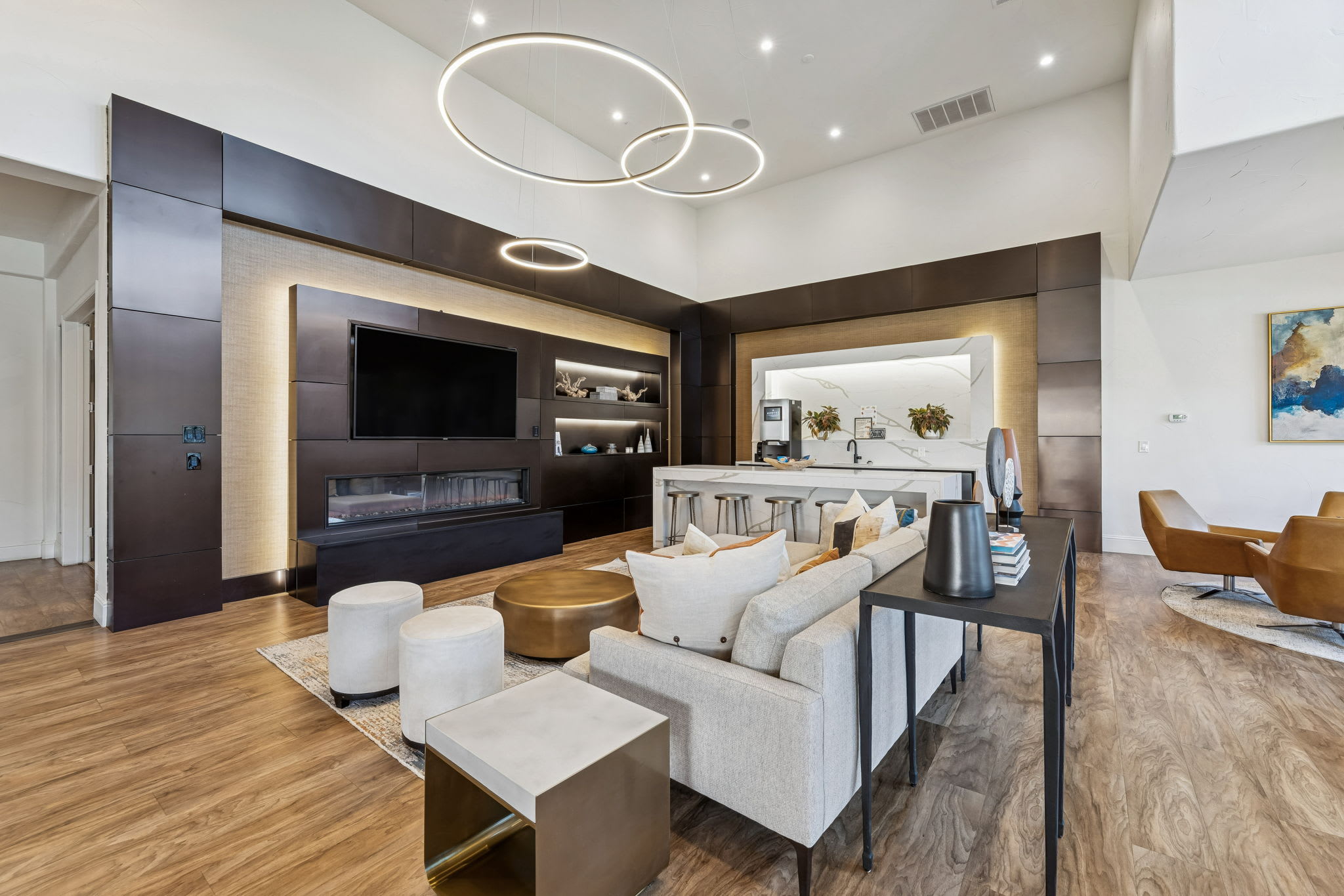 Lewisville Apartments | Platinum Castle Hills