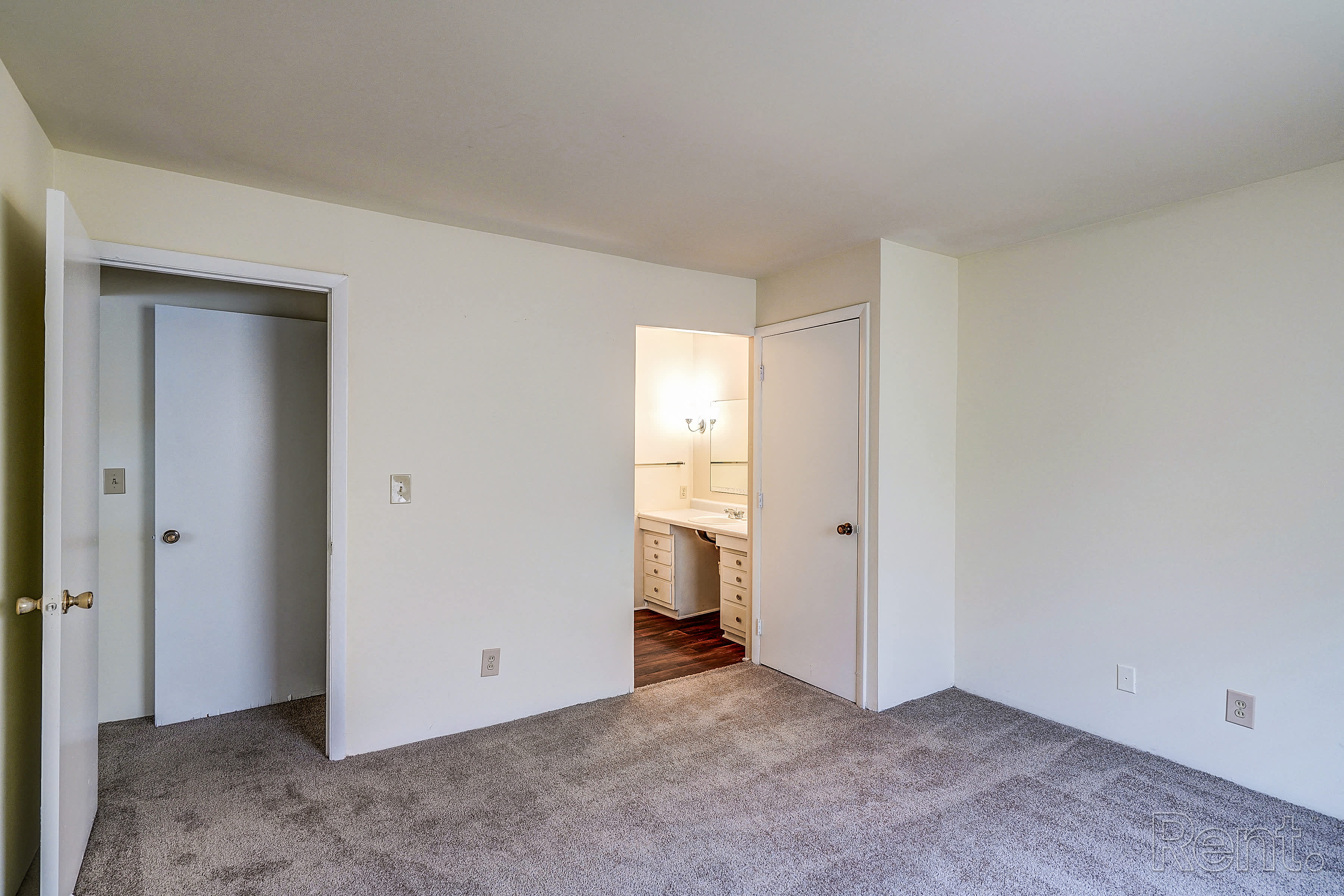 Shamrock Apartments 5 of 23