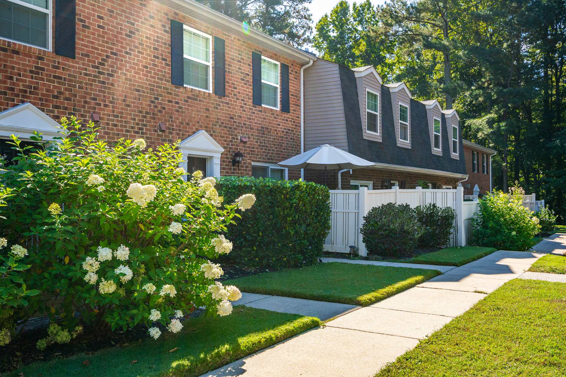 Woodland Creek Townhomes and Apartments 4 of 11