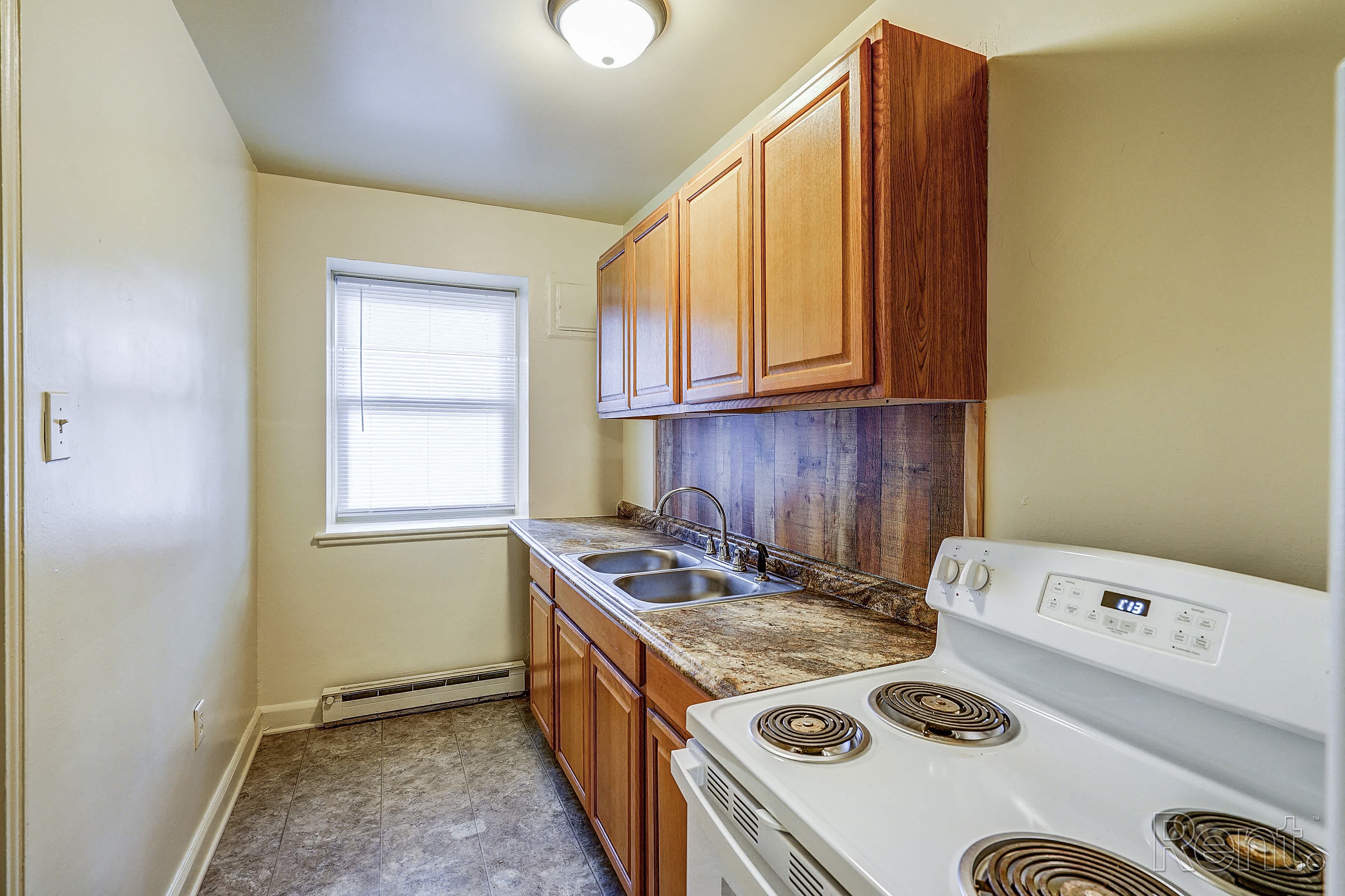 Shamrock Apartments 9 of 23