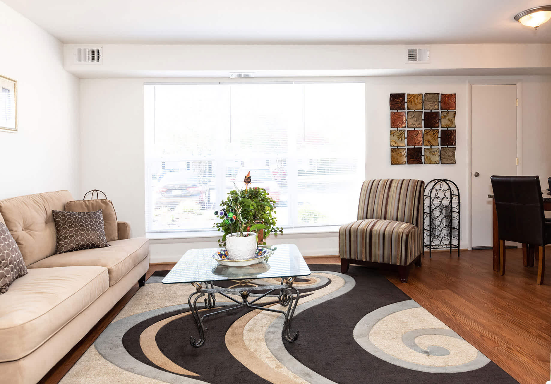 Newport Landing Apartments 4 of 9