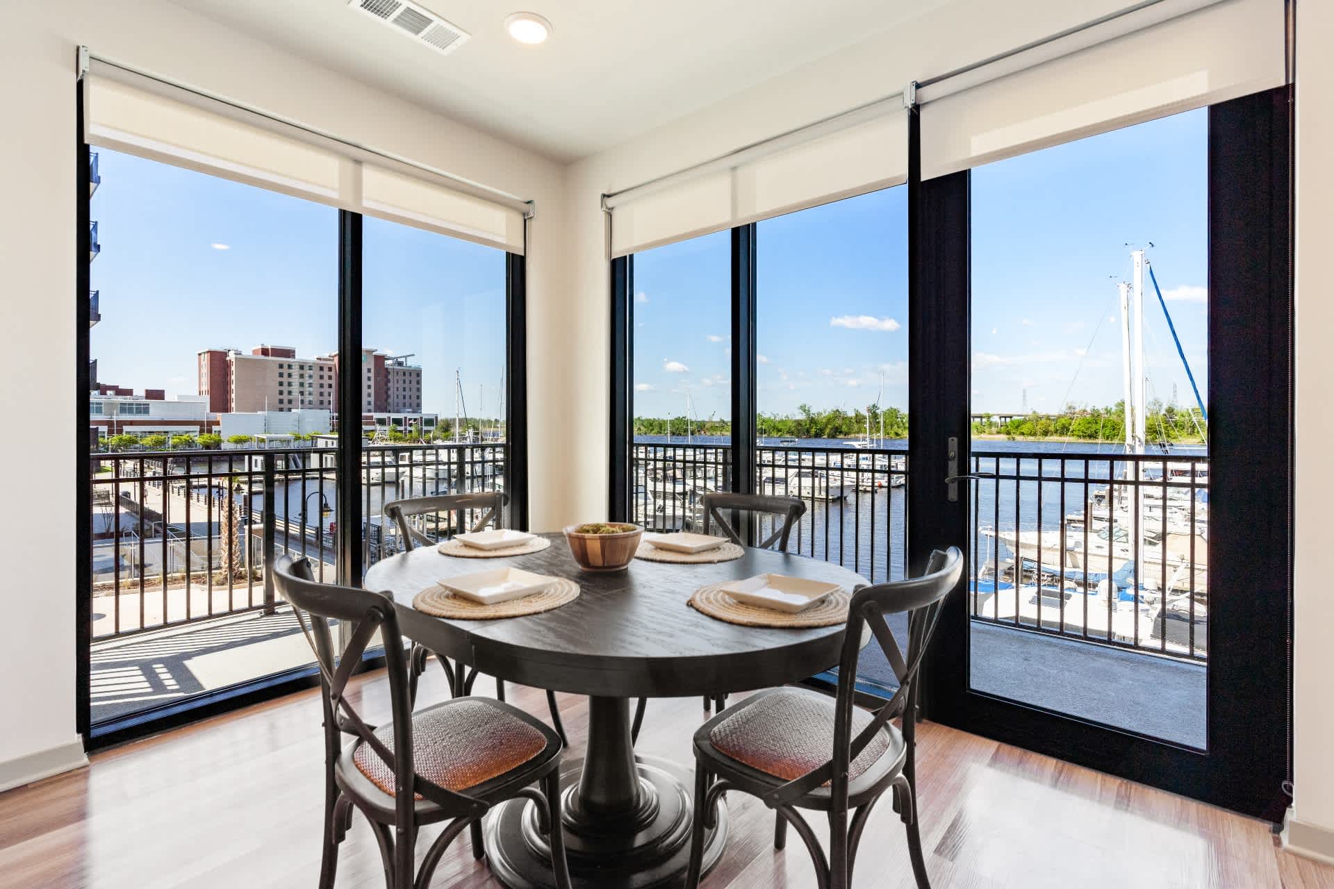 Pier 33 Apartments 4 of 8