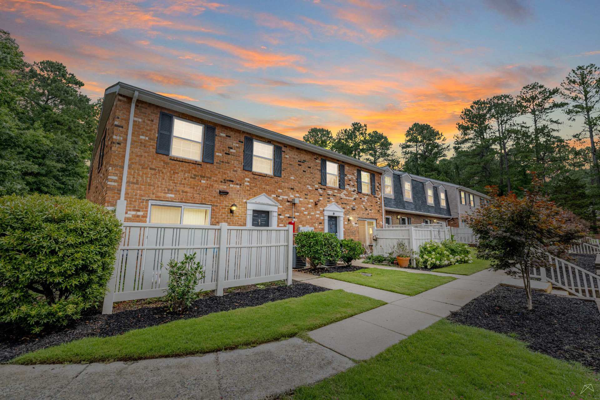 Woodland Creek Townhomes and Apartments 10 of 11