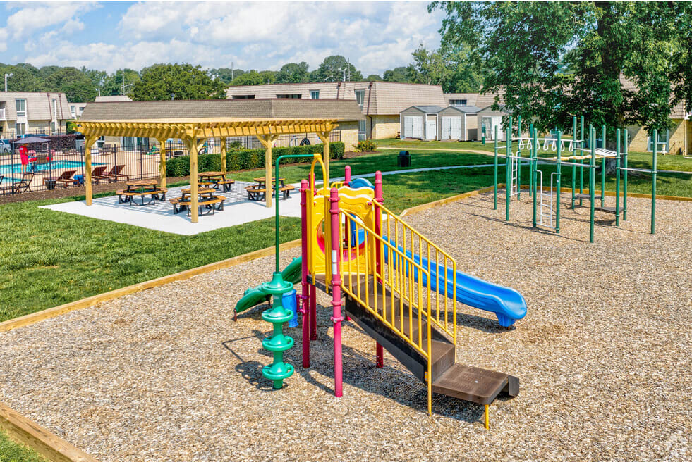 Bayville Apartments 4 of 5
