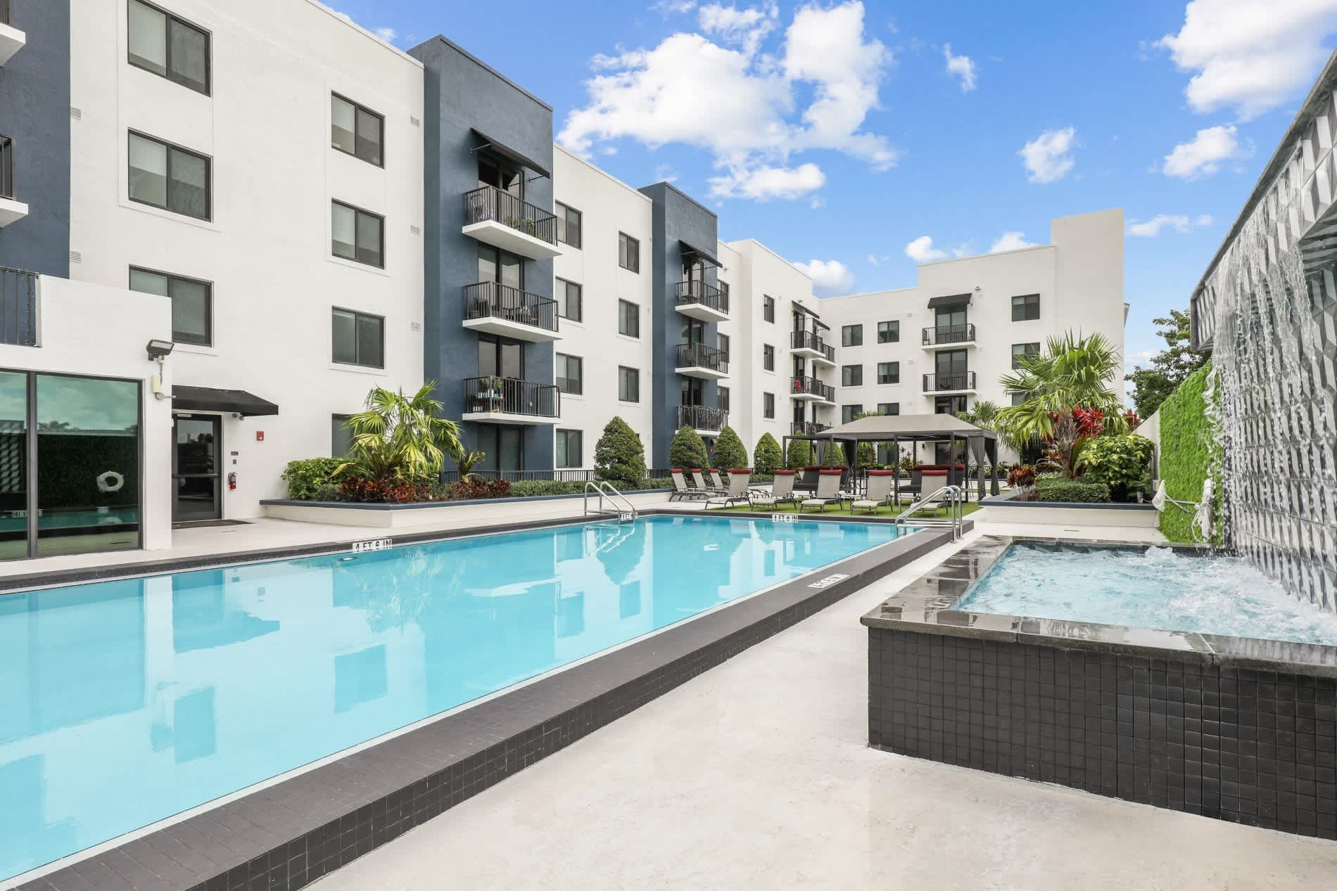 Palmetto Bay, FL | Bay Village1 Apartments, image size:1900x1267