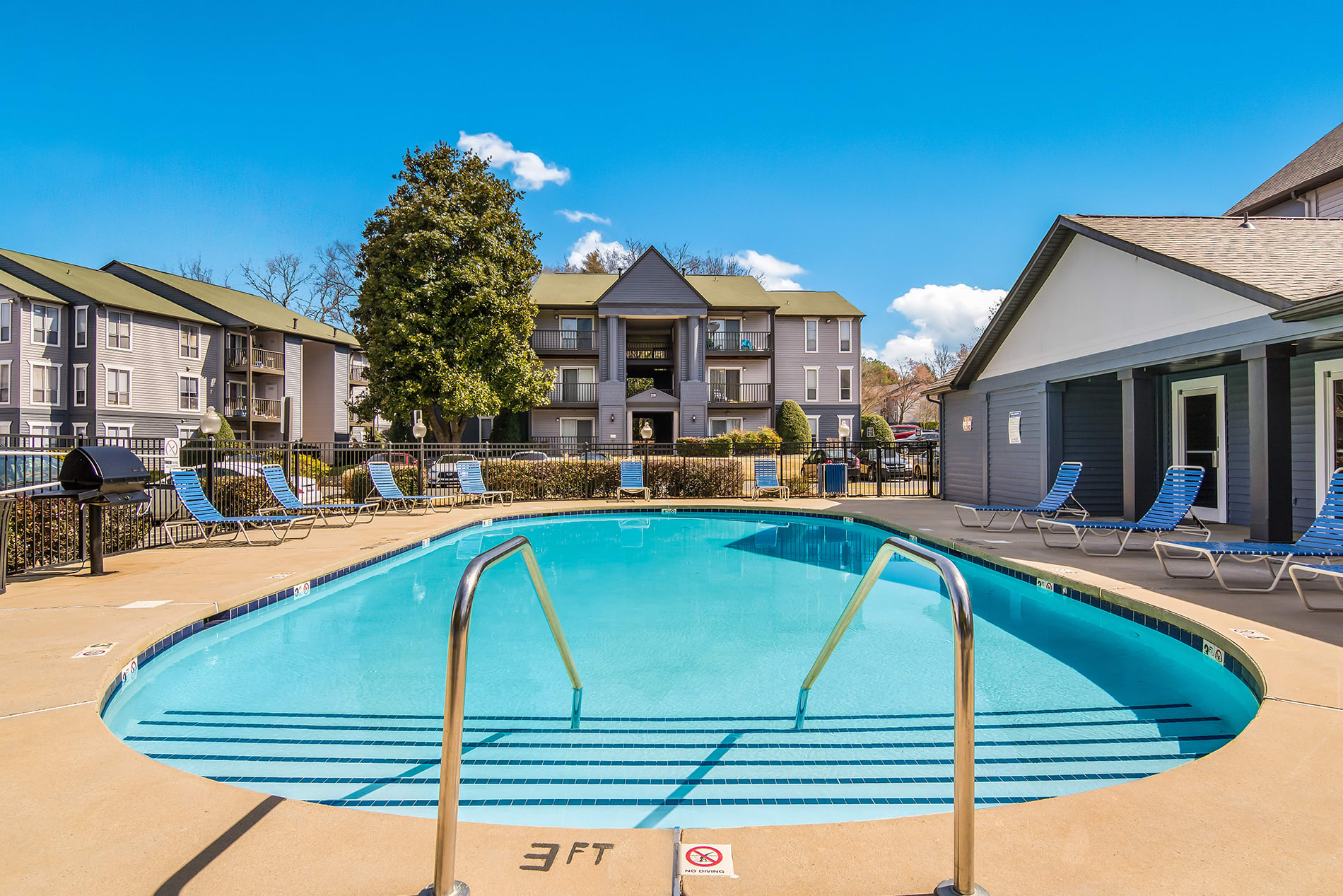 Arrowood Crossing Apartments in Charlotte, NC