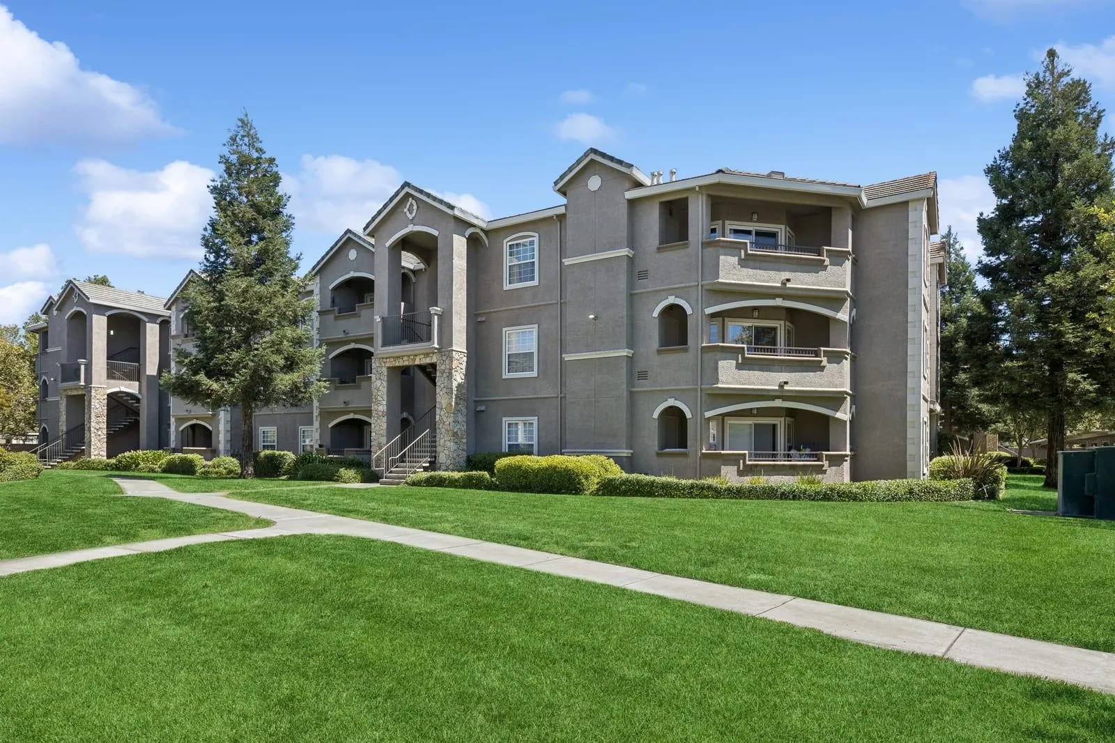 North Pointe Apartments 2 of 3