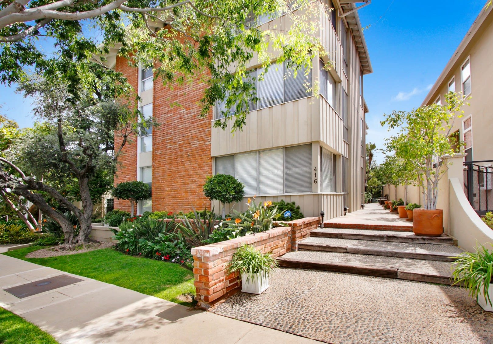 Spalding Apartments Apartments in Beverly Hills, CA