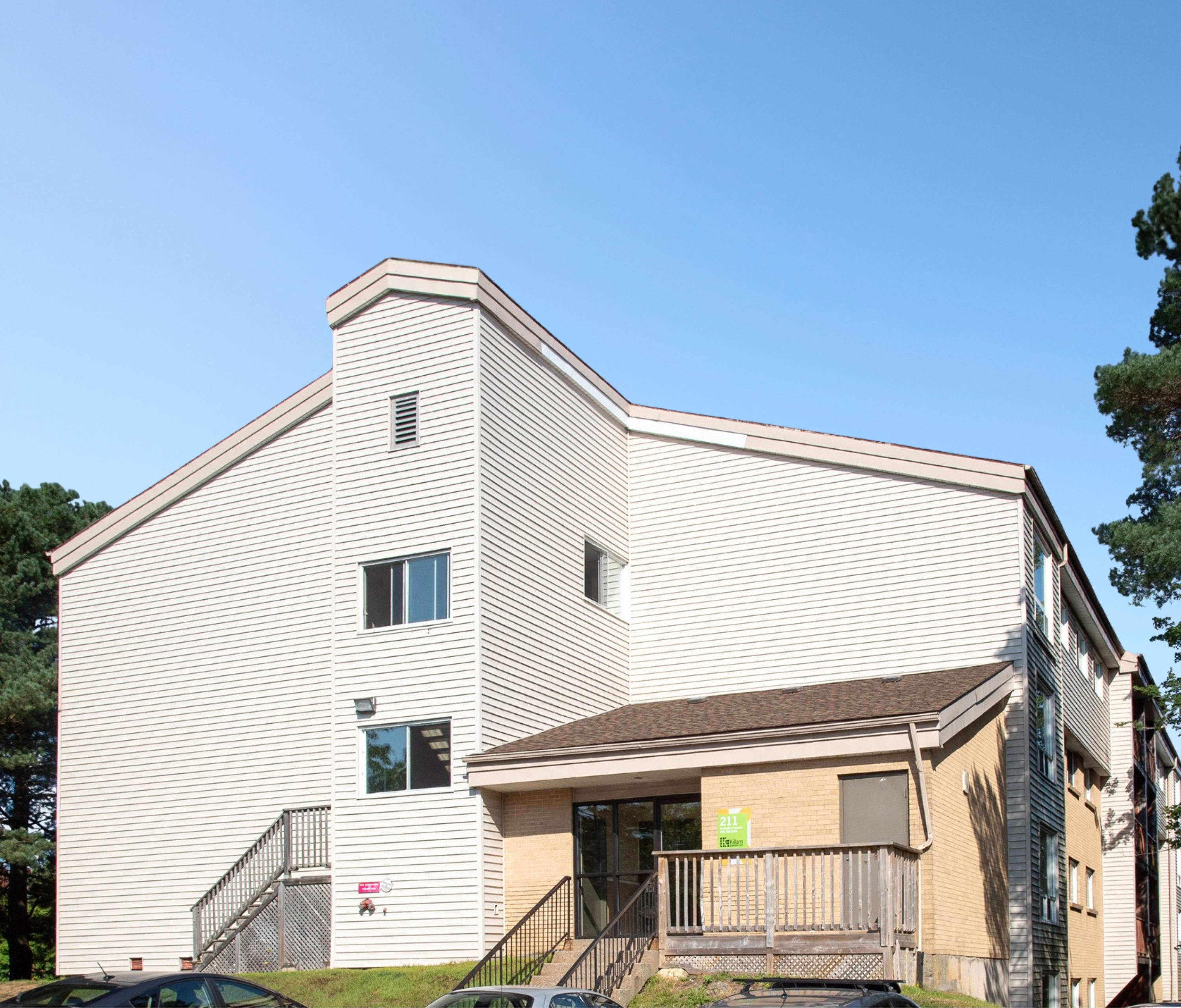Photo 2 of 175-211 Harlington - Two Bedroom - 899 Ft² - $1795 rental property