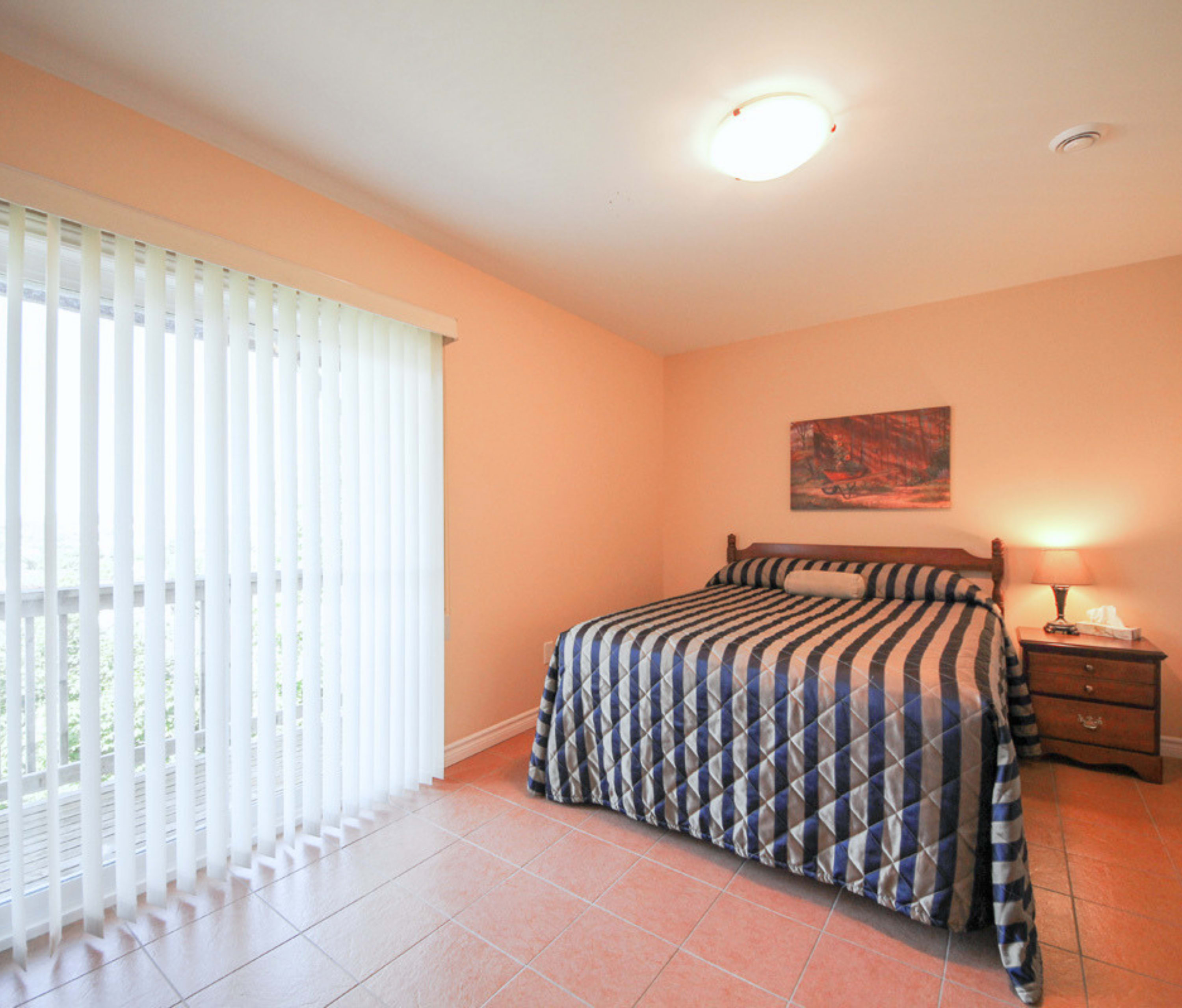 Photo 3 of 37 Somerset Place - Two Bedroom - 780 Ft² - $1545 rental property