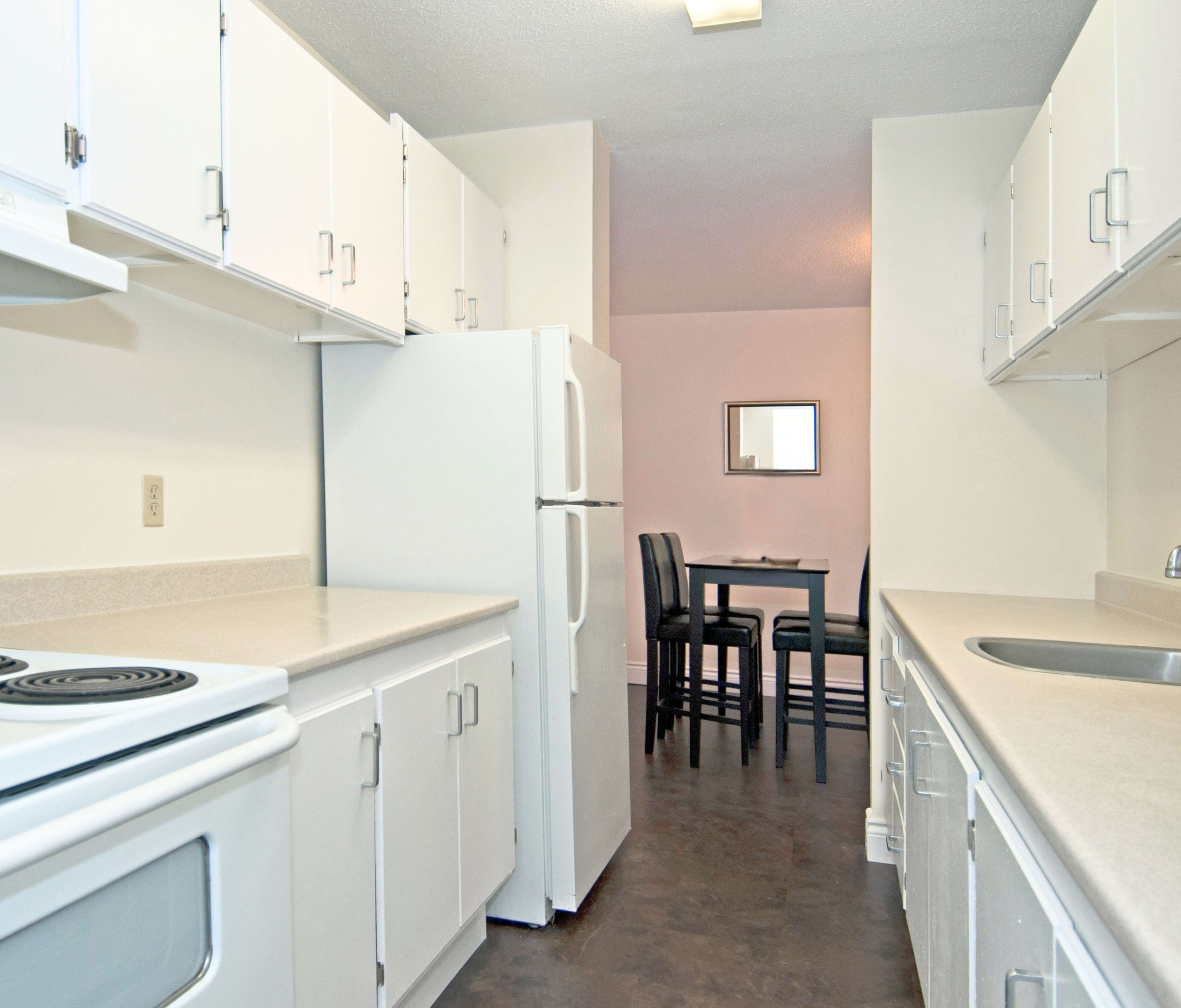 Photo 3 of 59 Glenforest and 21 Plateau - One Bedroom - 513 Ft² - $1695 rental property