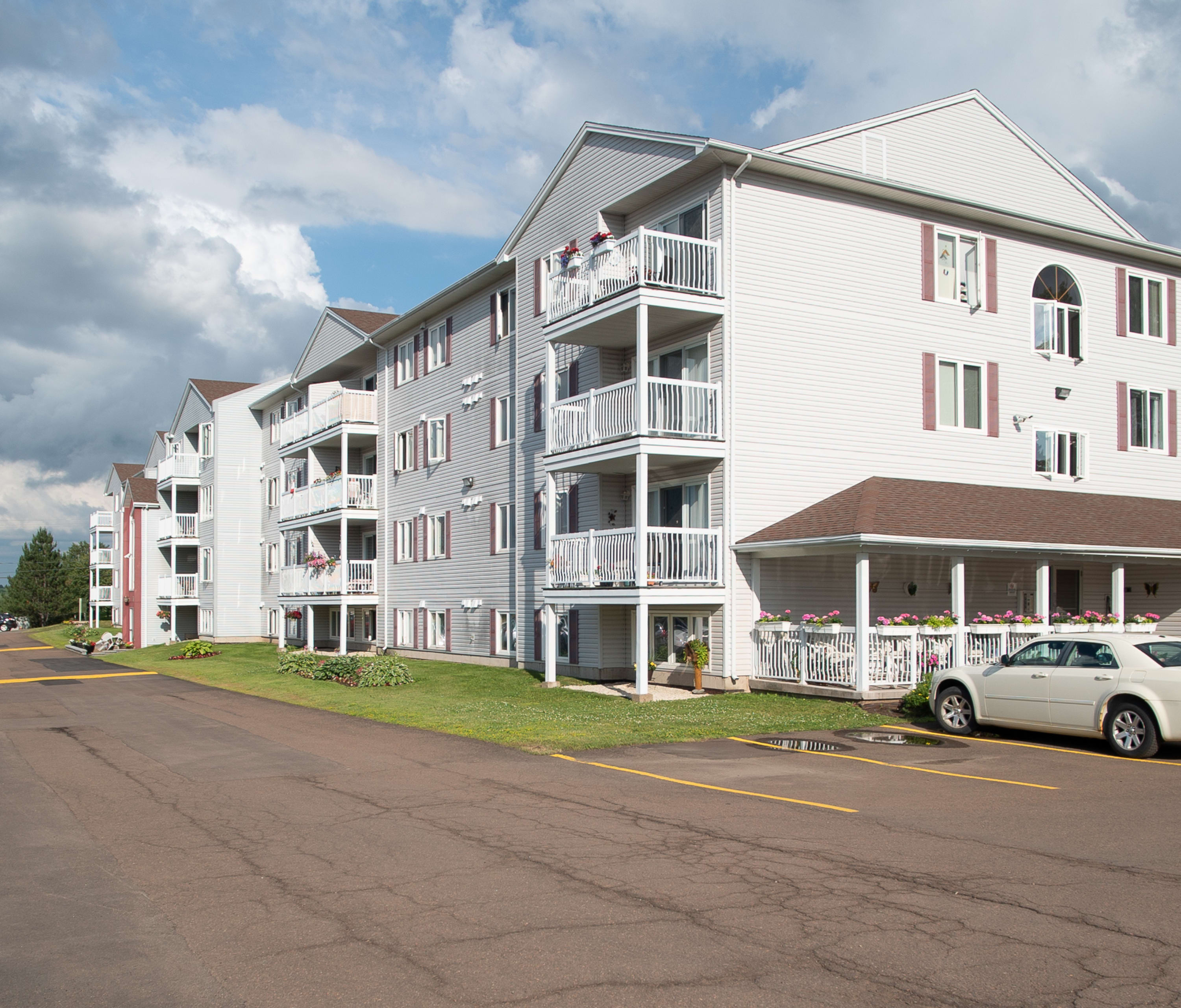 Photo 3 of Buckingham Place - Two Bedroom - 792 Ft² - $1395 rental property