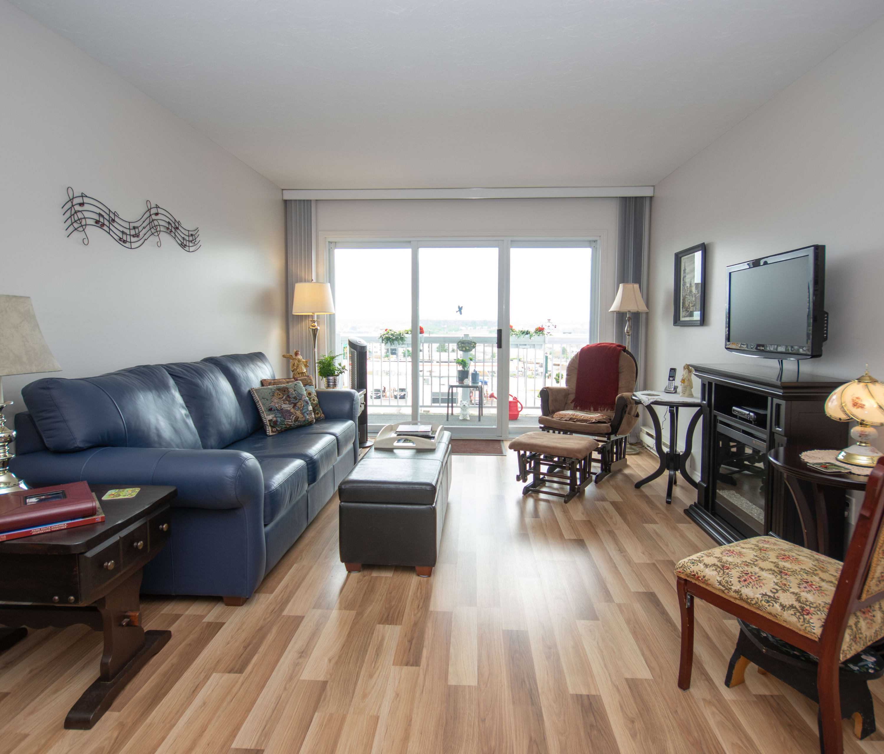 Photo 2 of Buckingham Place - Two Bedroom - 792 Ft² - $1395 rental property