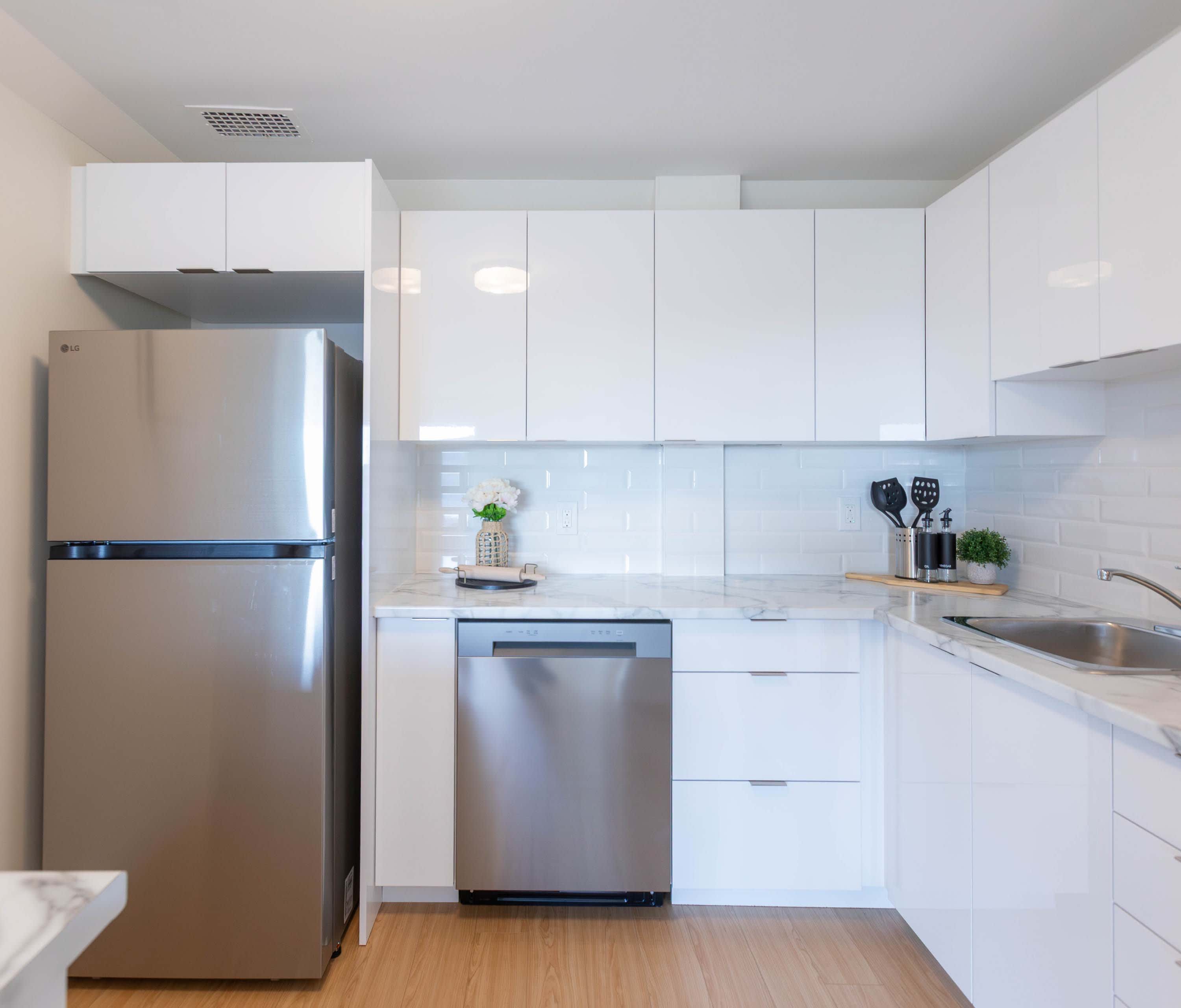 Centennial Towers and Braemore Plaza - Two Bedroom 3