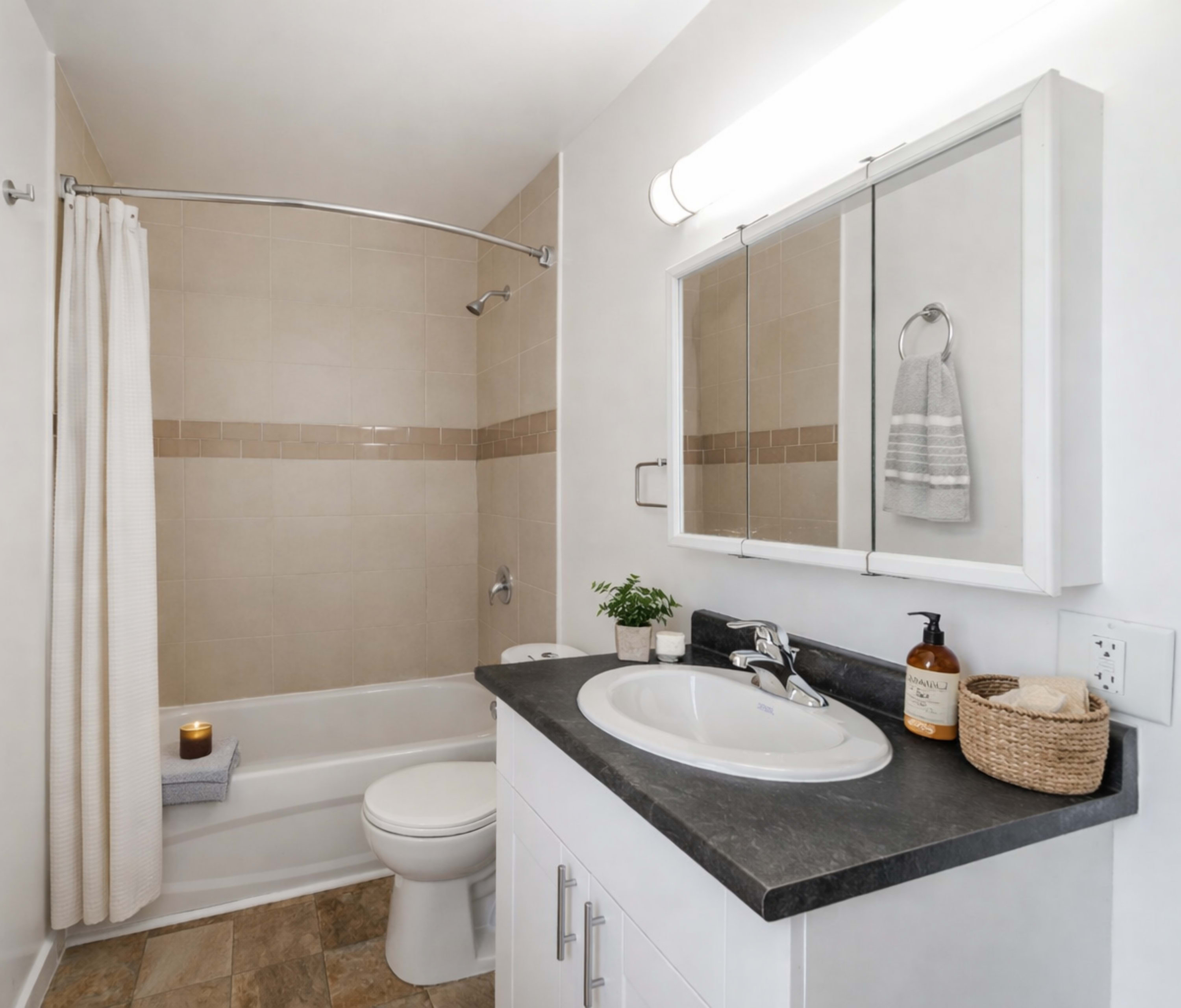 Christie Point - 2 Bedroom +1 Bath 3