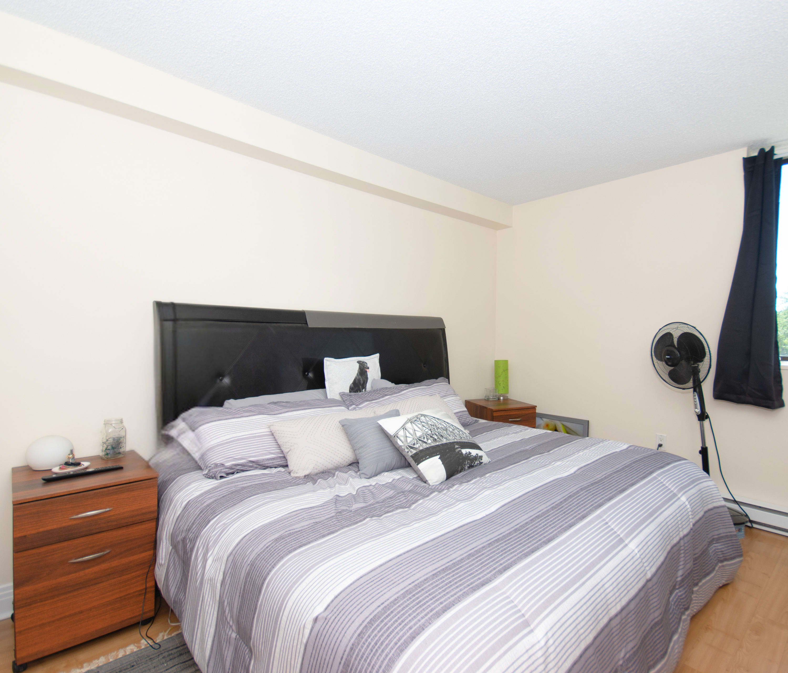 Photo 3 of Forest Hill Towers - Two Bedroom - 879 Ft² - $1765 rental property