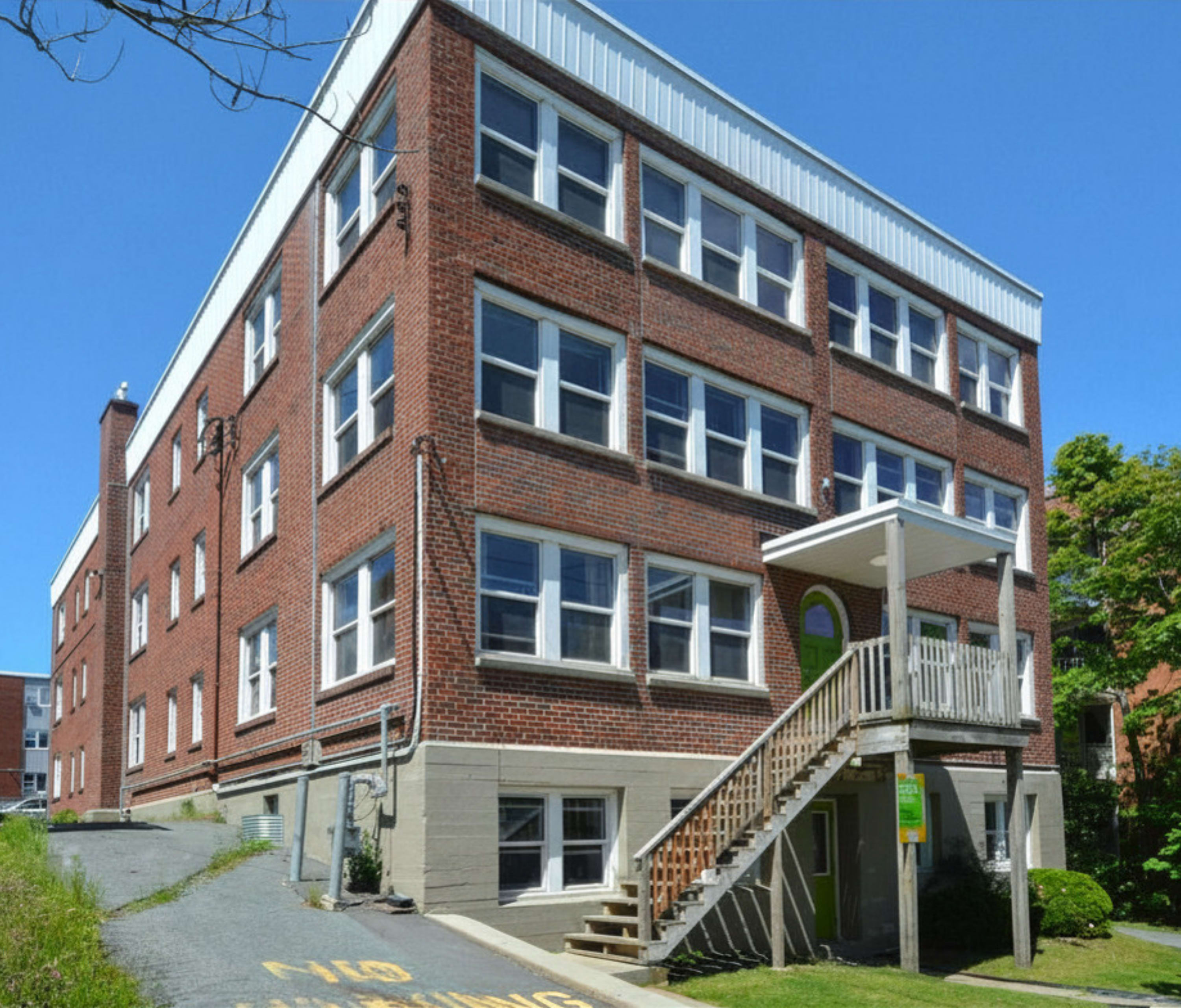 Photo 2 of Kent Street - Bachelor - 439 Ft² - $1395 rental property
