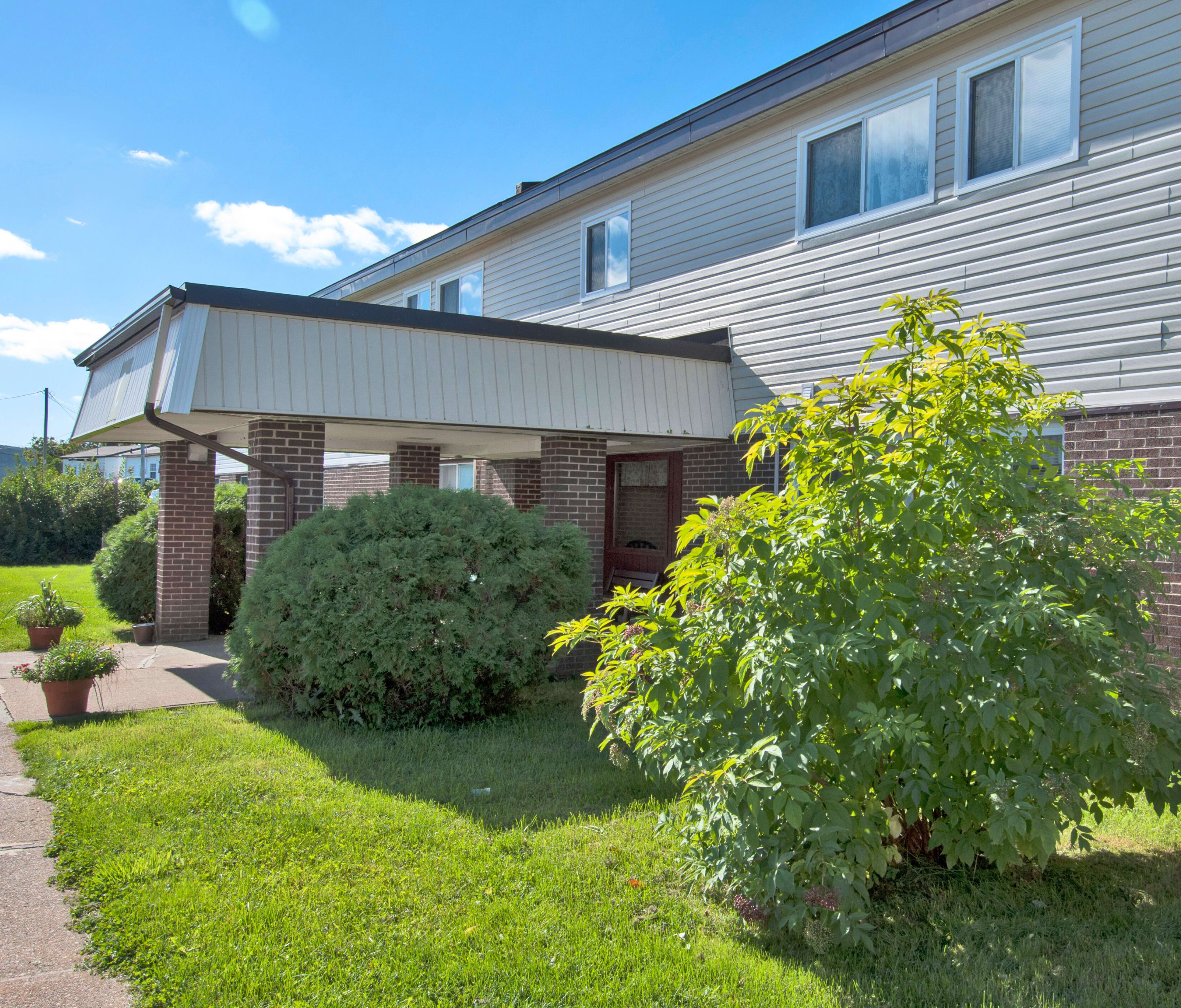 Photo 2 of Mount Pleasant Manor - Bachelor - 476 Ft² - $1125 rental property