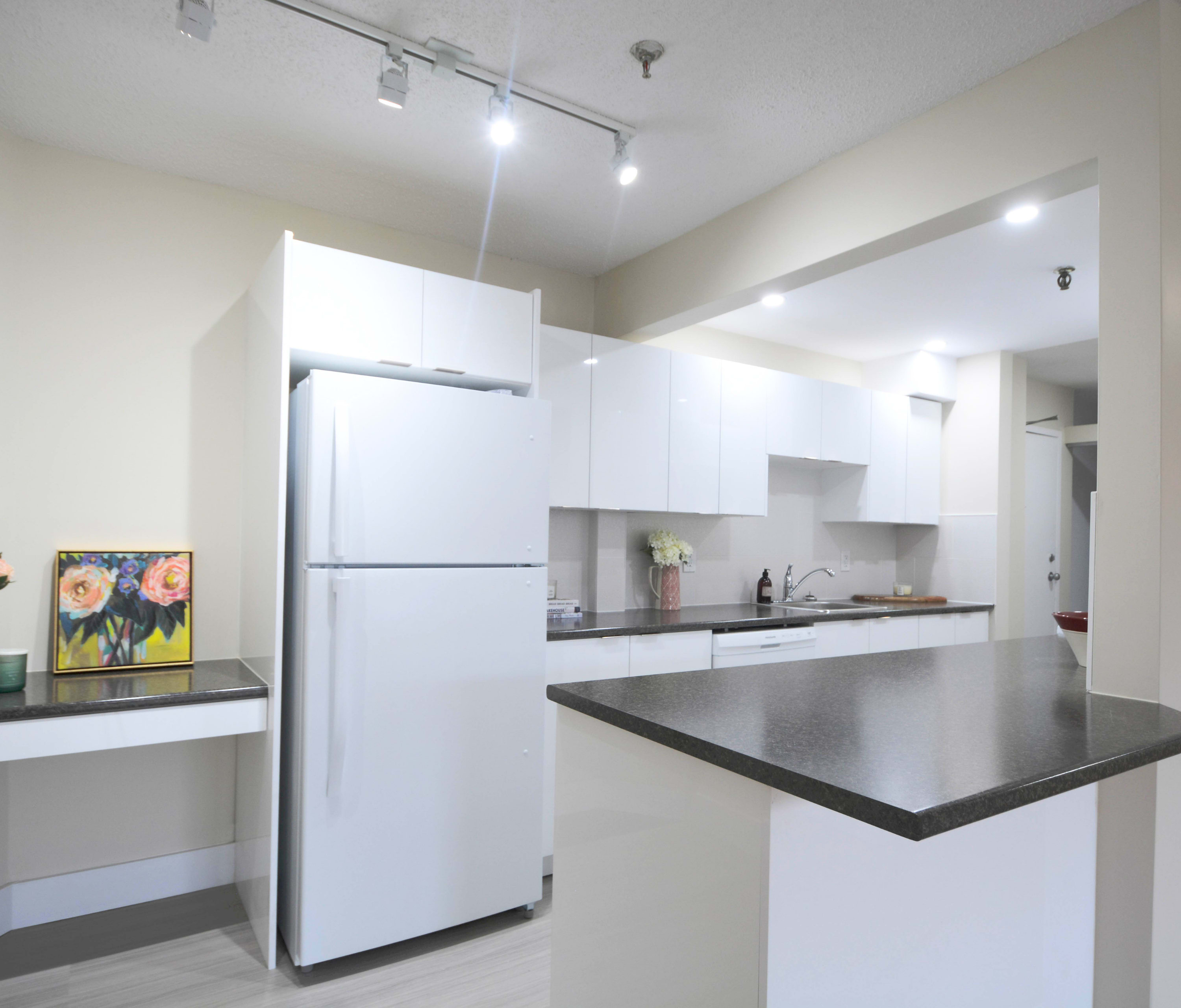 Photo 3 of Quinpool Court - 1 Bedroom - 531 Ft² - $1595 rental property