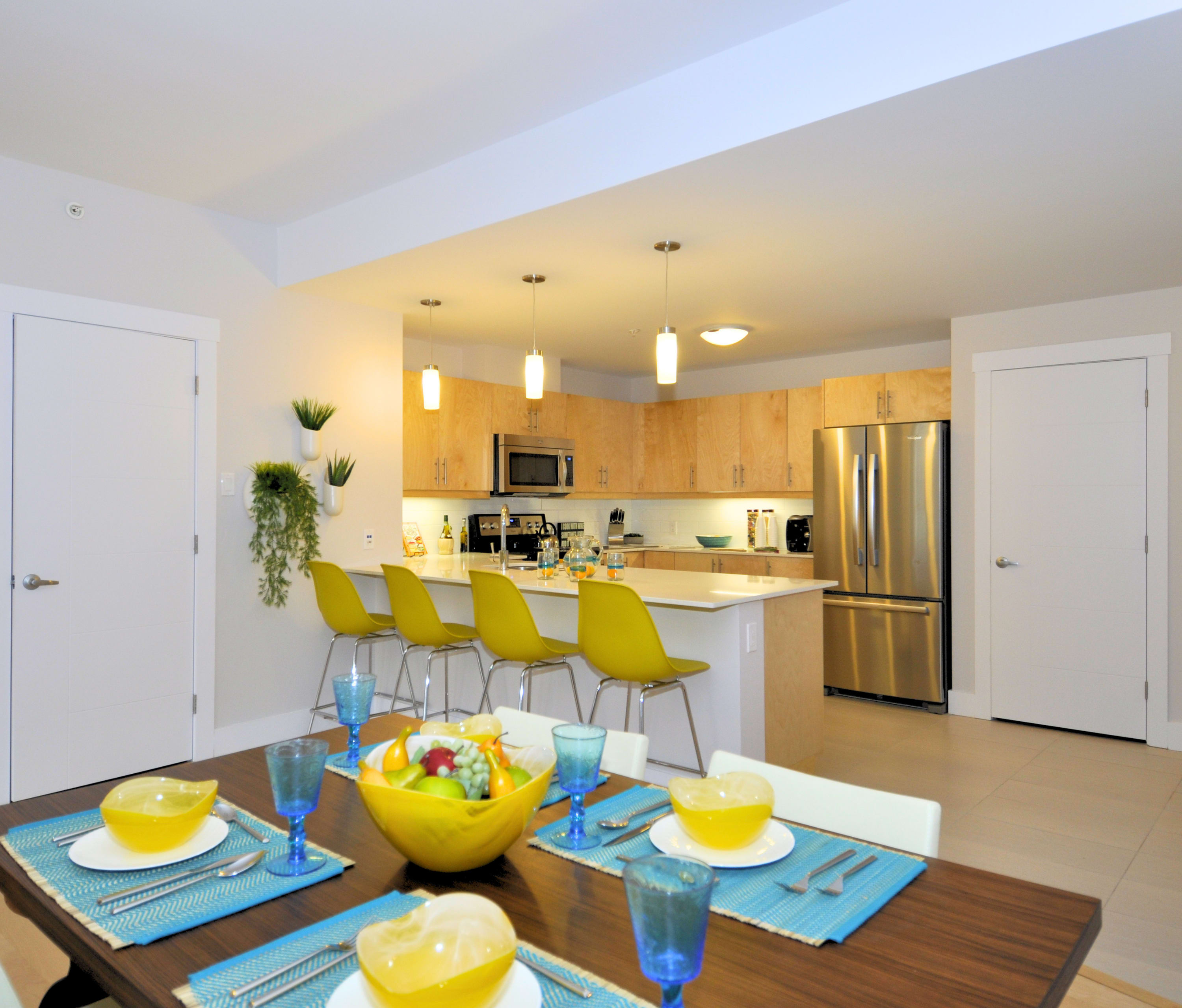 S2 Apartments - One Bedroom + Den 3