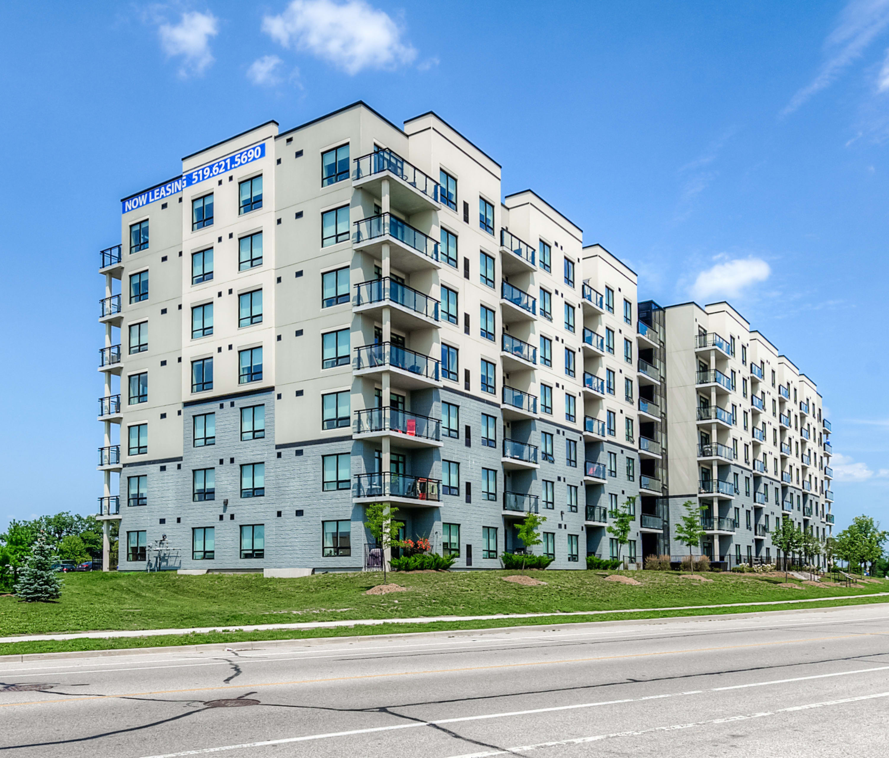 Photo 2 of Saginaw Gardens - 2 Bedroom - 1130 Ft² - $2645 rental property