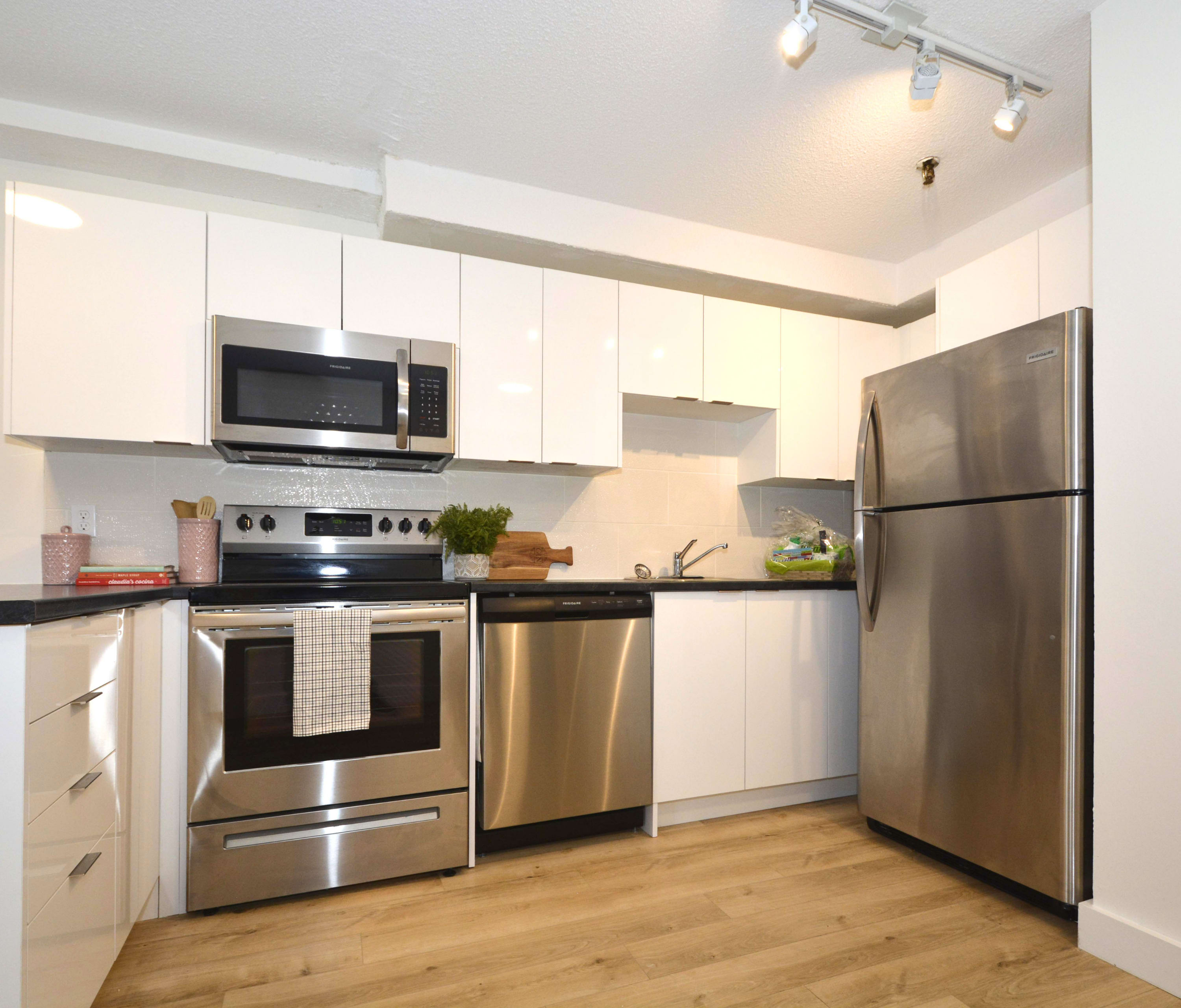 Photo 3 of Sheradon Place - Townhouse - 1973 Ft² - $2795 rental property