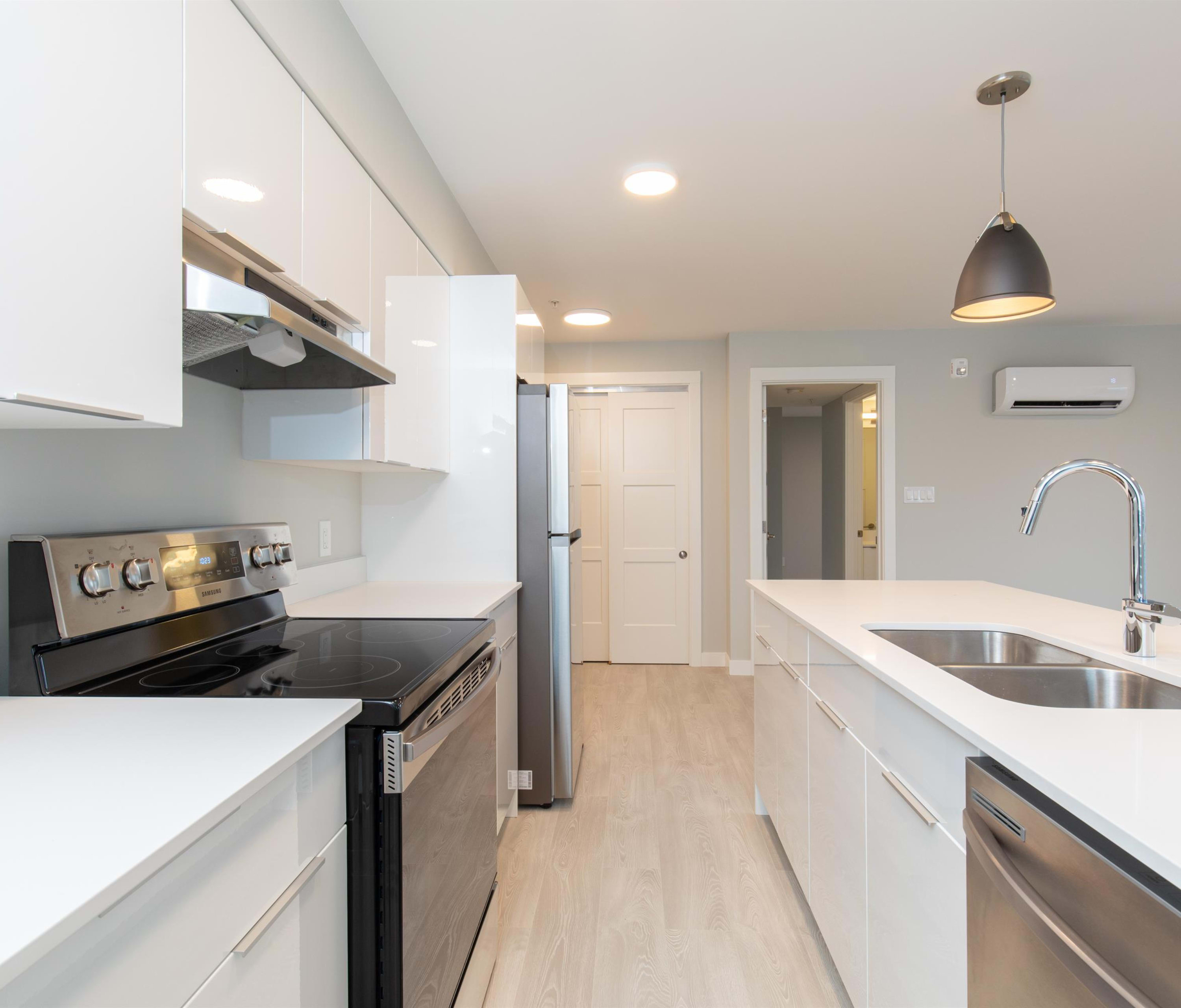 The Shores - 1 Bedroom + Den - 49 3