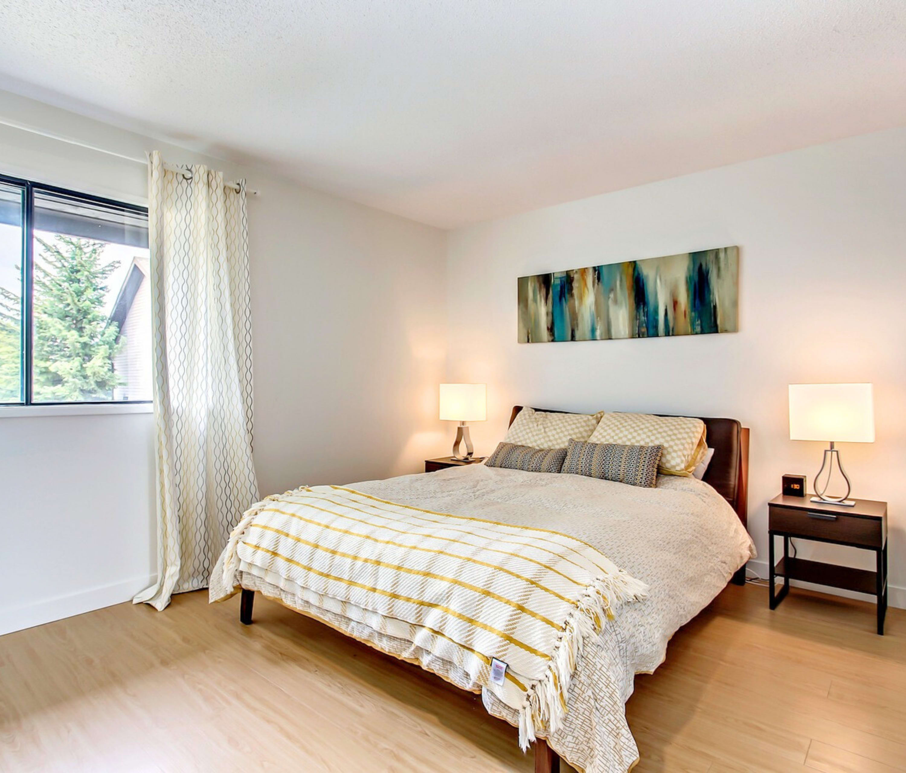 Spruce Grove Lane - 2Level - 2 Bedroom 3