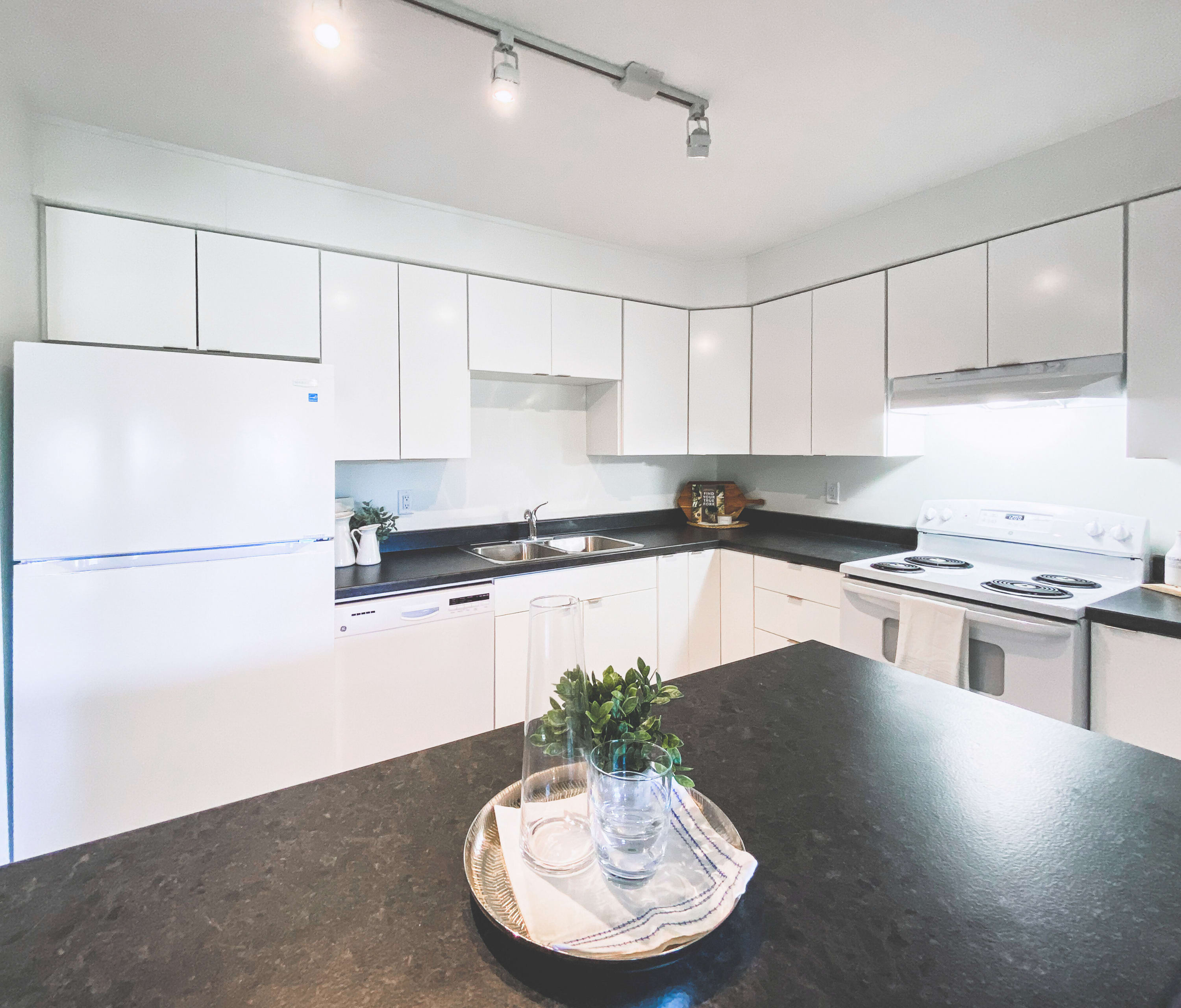 Photo 3 of Torbay Road Apartments - Two Bedroom - 908 Ft² - $1595 rental property
