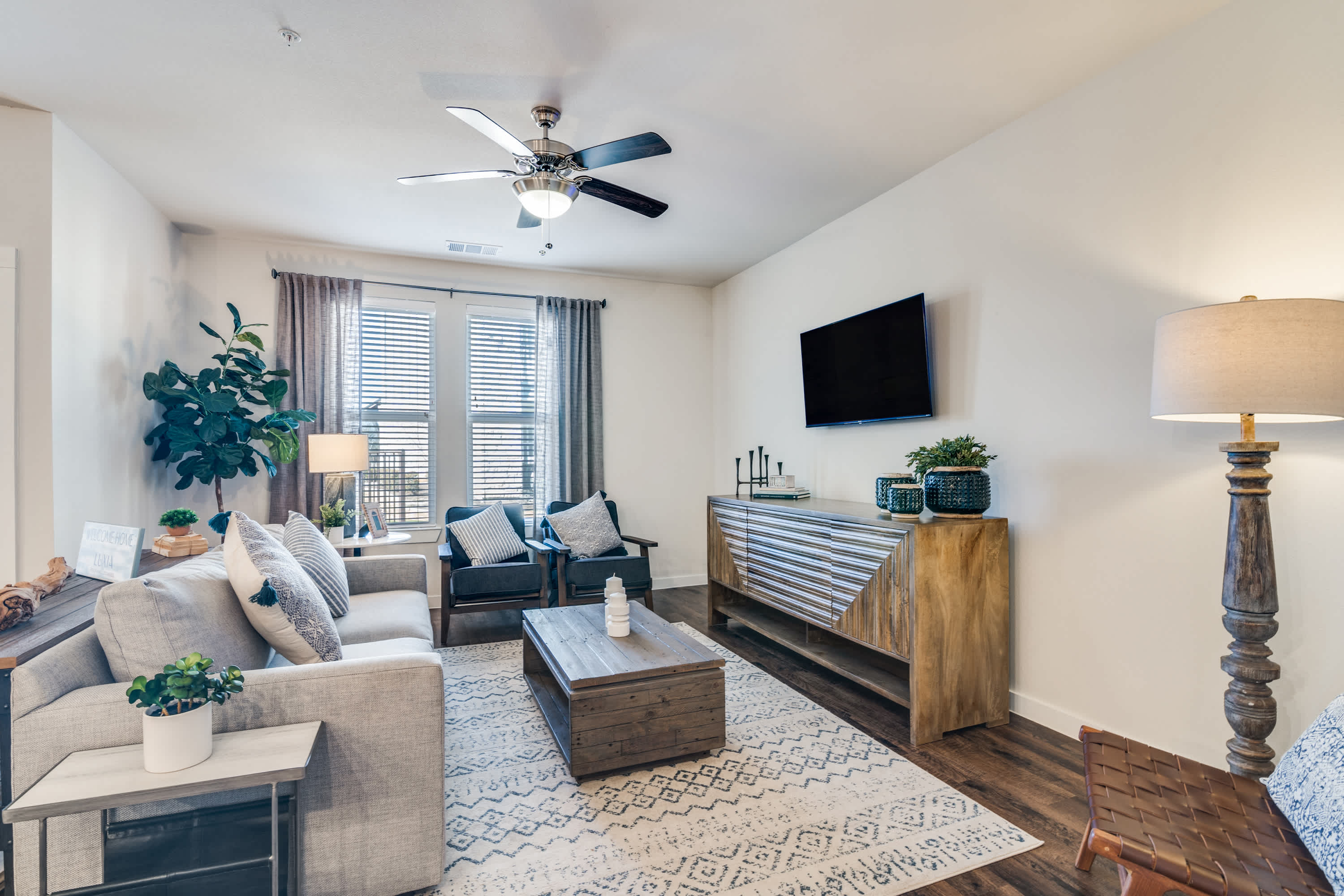 Luxia Rockwall Downes 2 of 10